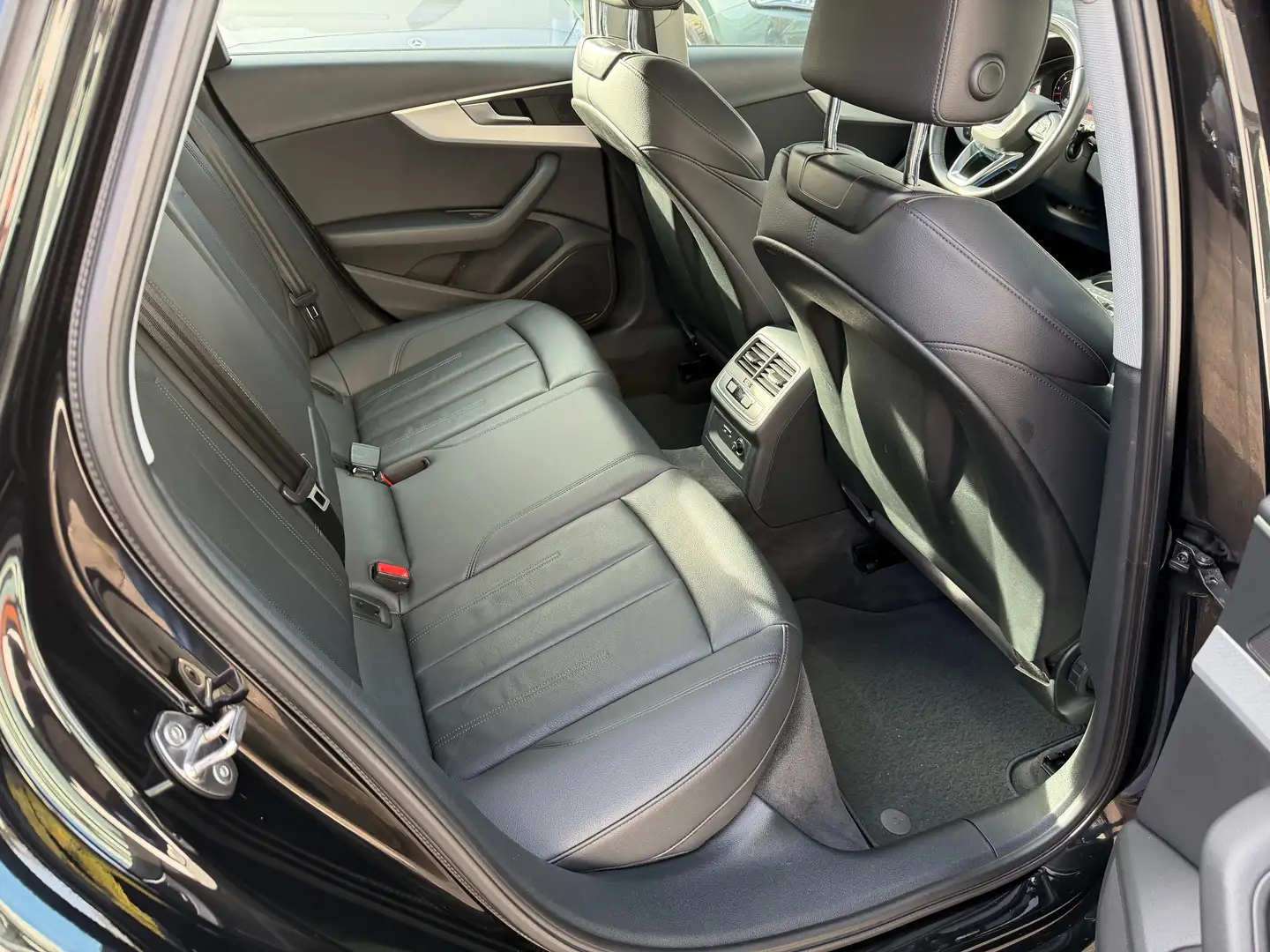 Audi A4 quattro VOLLVİRTÜEL VOLLLEDER Noir - 2