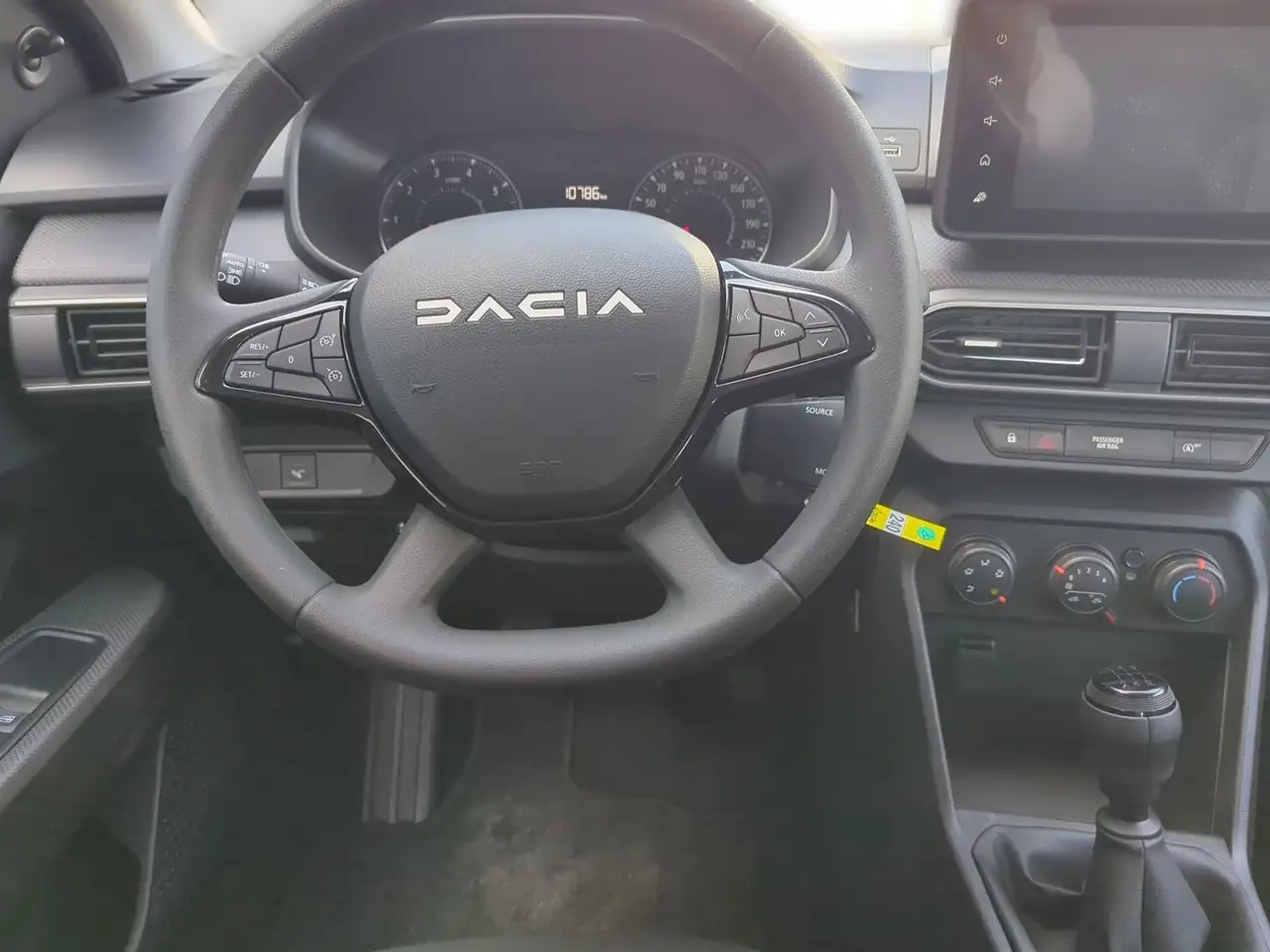 Dacia Sandero Essential 10
