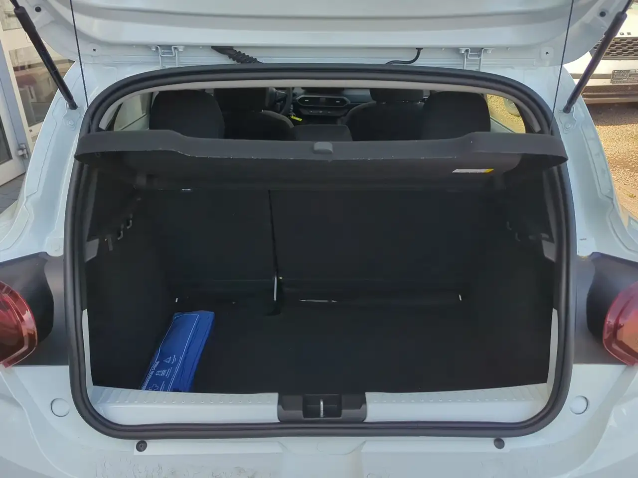 Dacia Sandero Essential 12