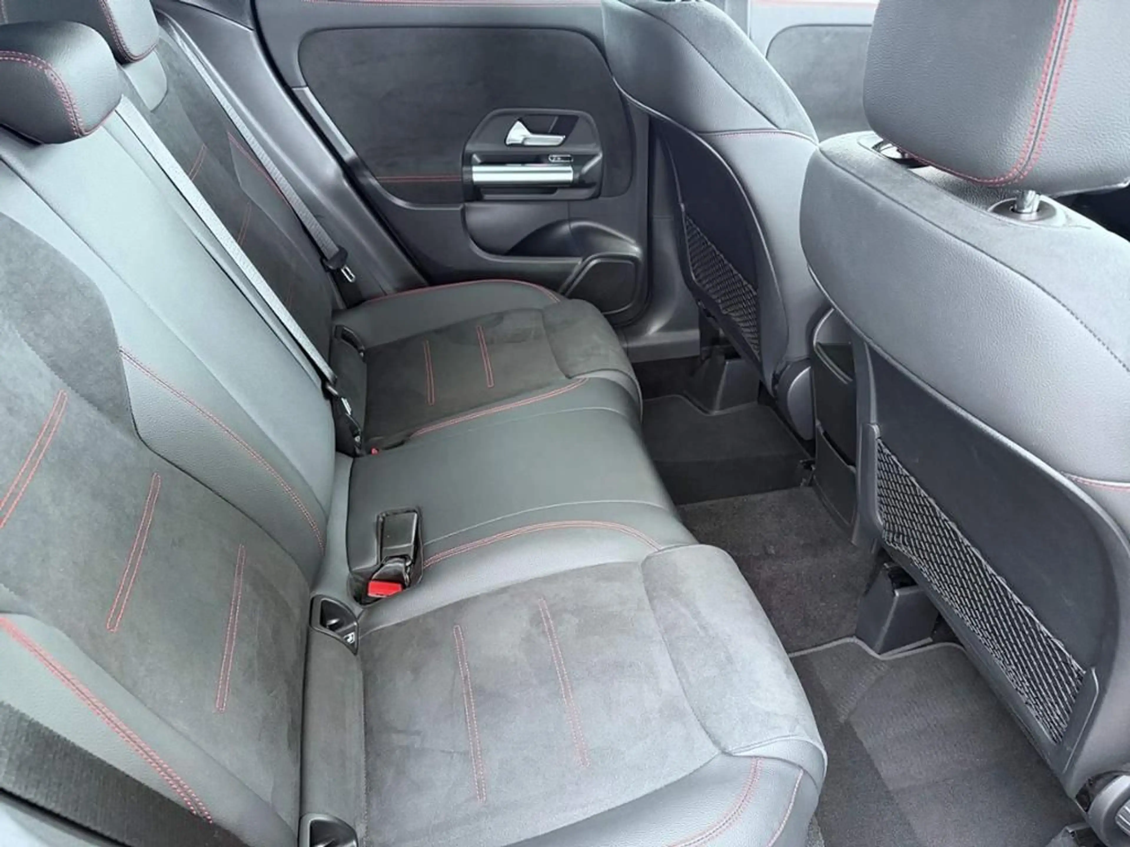 Mercedes-Benz GLA 200 AMG, Pano-D, DISTR., 360°, HANDS-FREE — photo 4