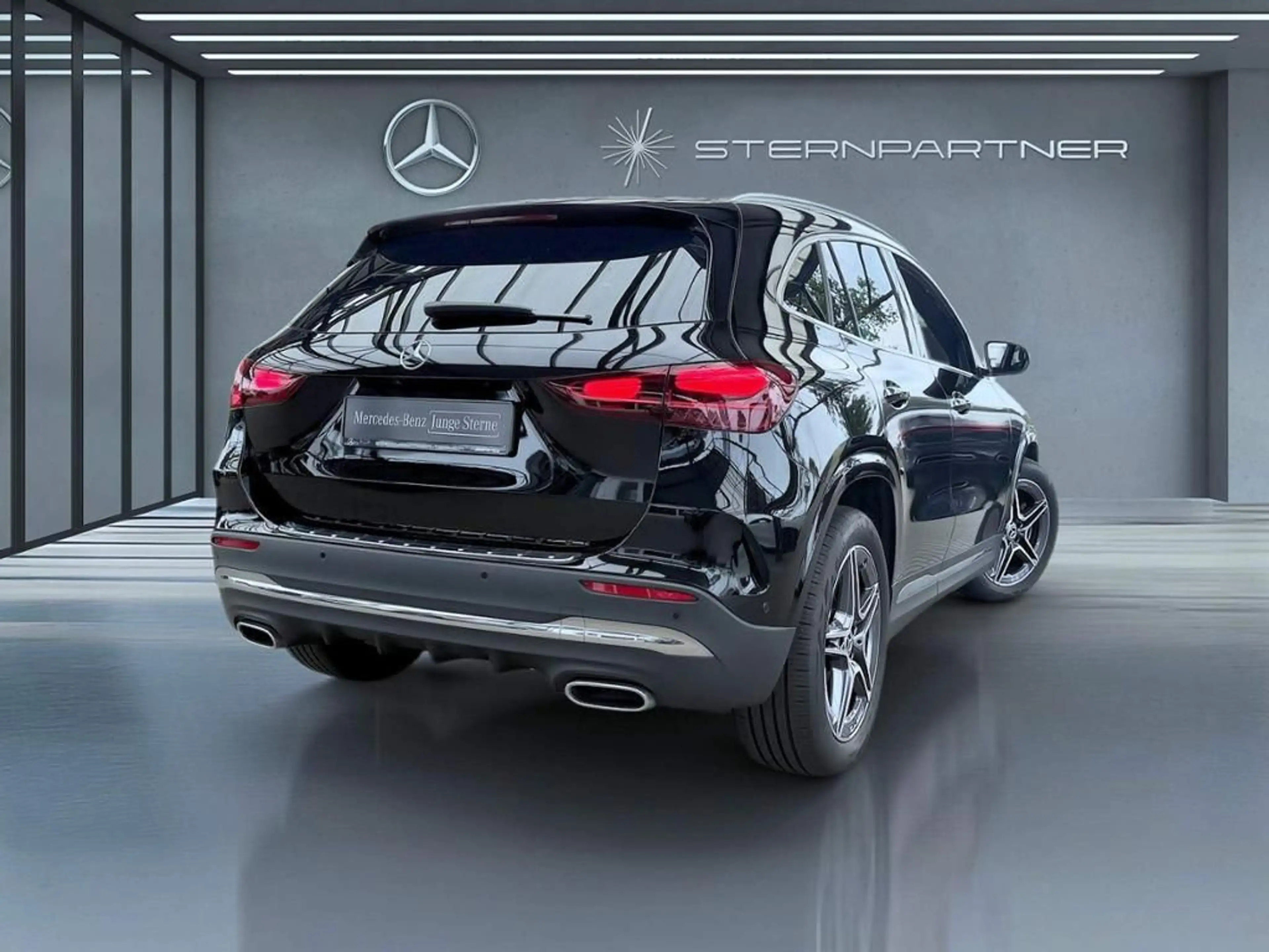 Mercedes-Benz GLA 200 AMG, Pano-D, DISTR., 360°, HANDS-FREE — photo 3