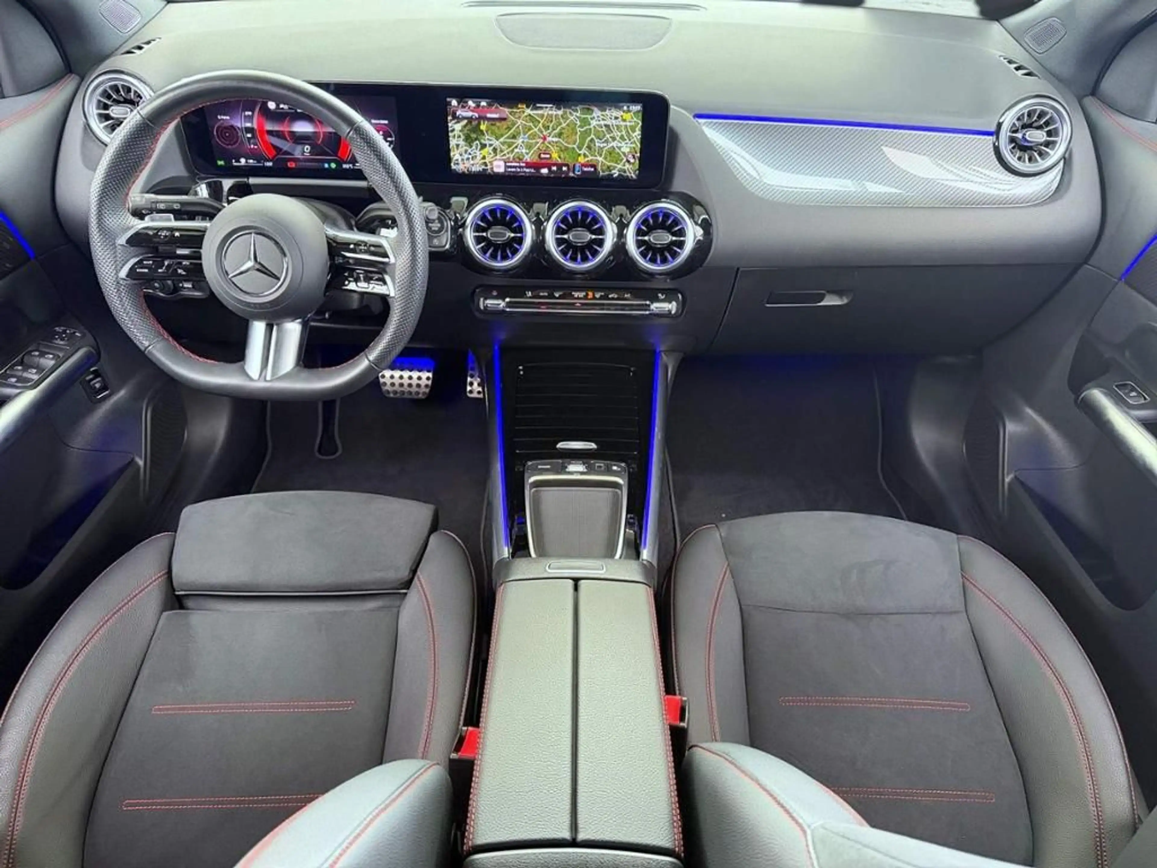 Mercedes-Benz GLA 200 AMG, Pano-D, DISTR., 360°, HANDS-FREE — photo 2
