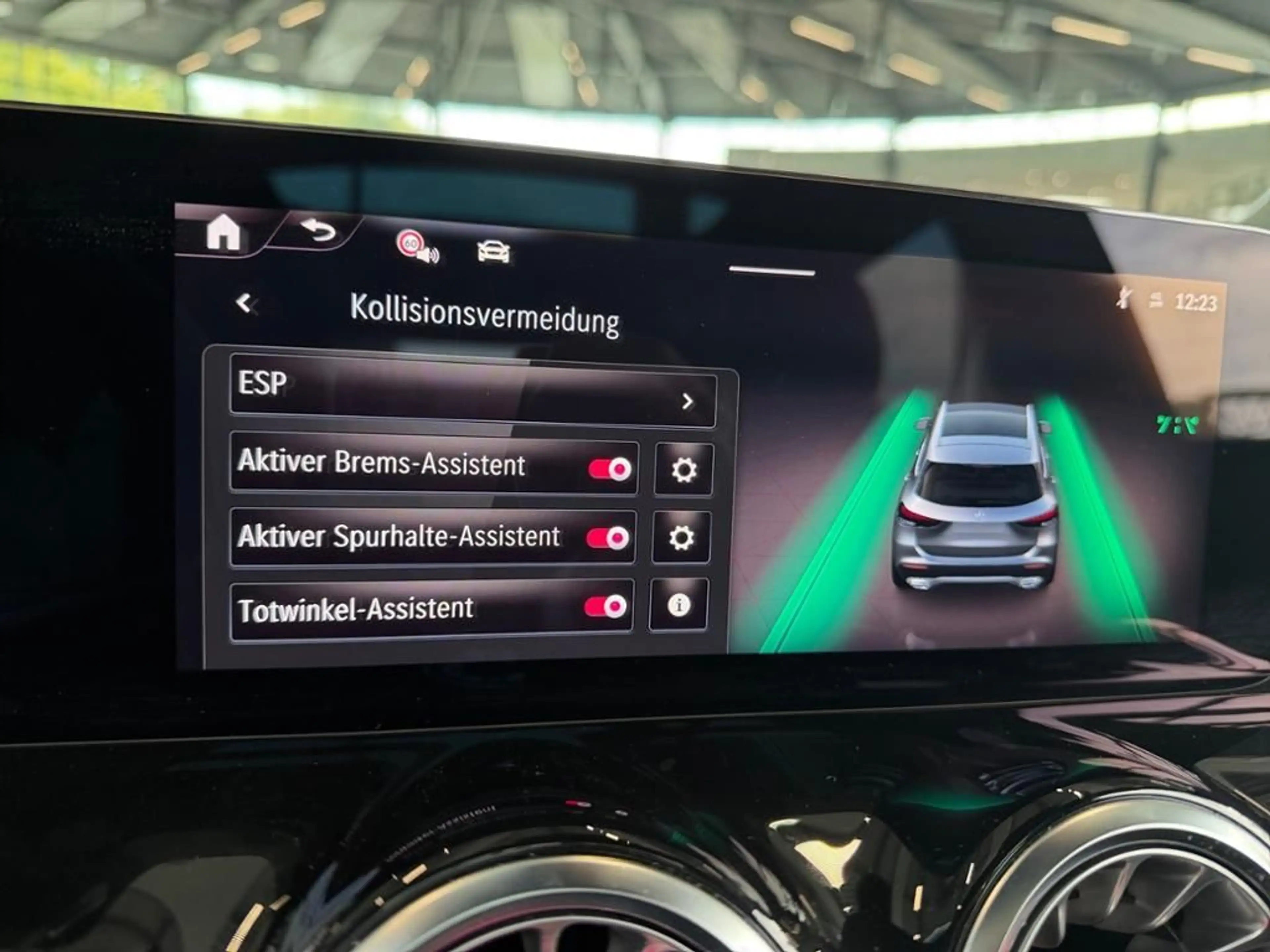 Mercedes-Benz GLA 200 AMG, Pano-D, DISTR., 360°, HANDS-FREE — photo 9