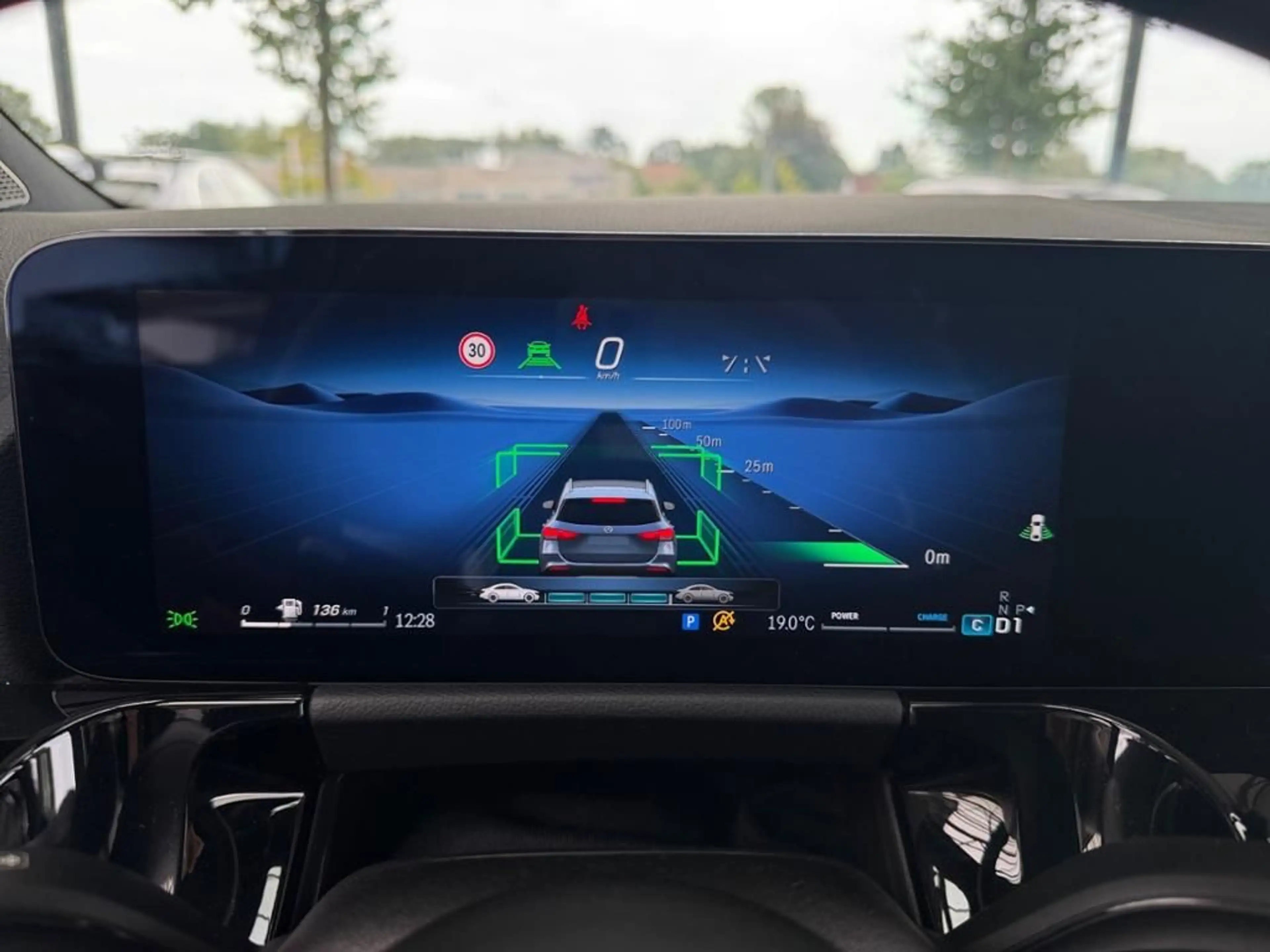 Mercedes-Benz GLA 200 AMG, Pano-D, DISTR., 360°, HANDS-FREE — photo 10