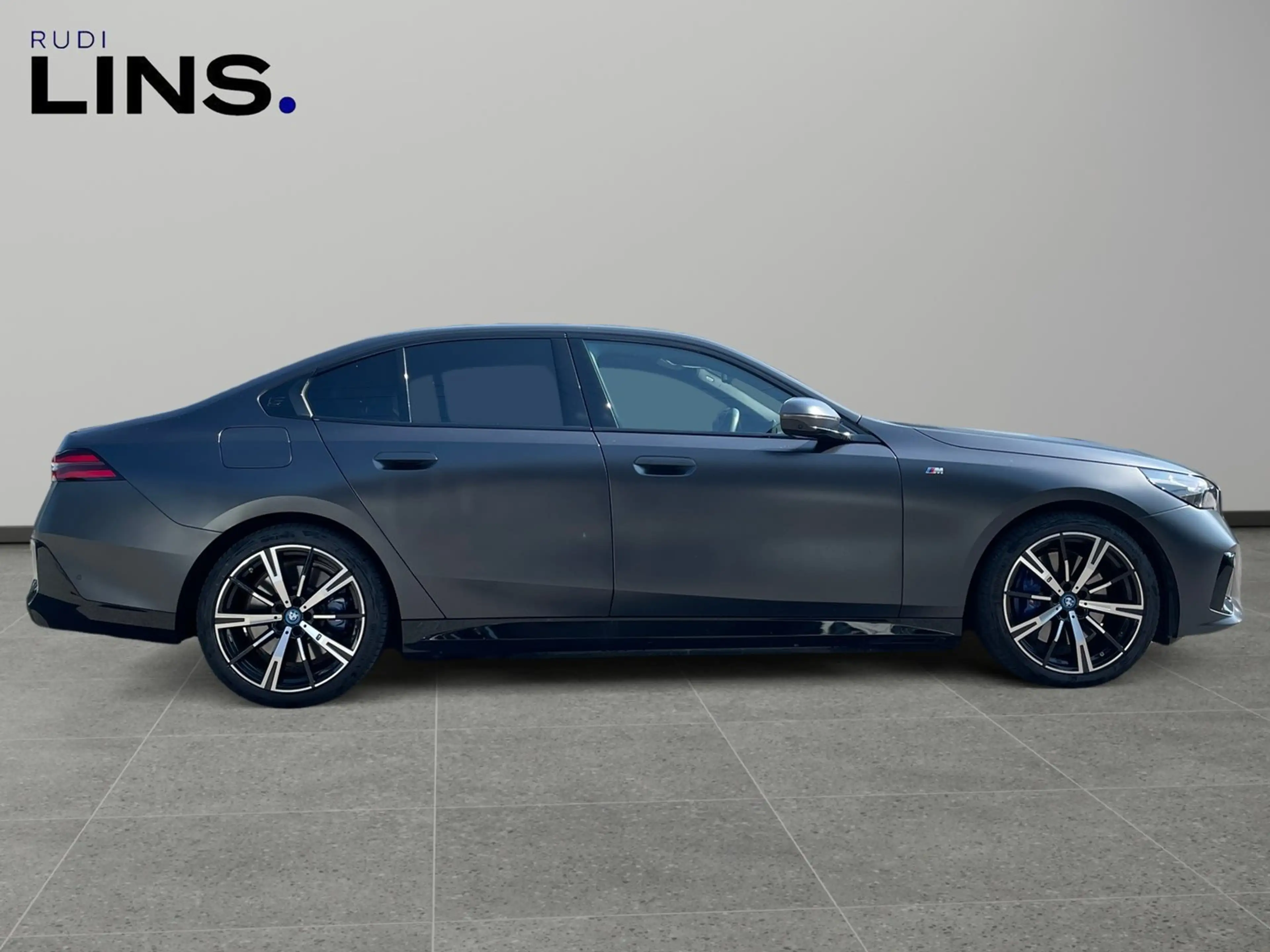 BMW 550 BMW 5 Limousine 550 e xDrive M Sport — photo 6