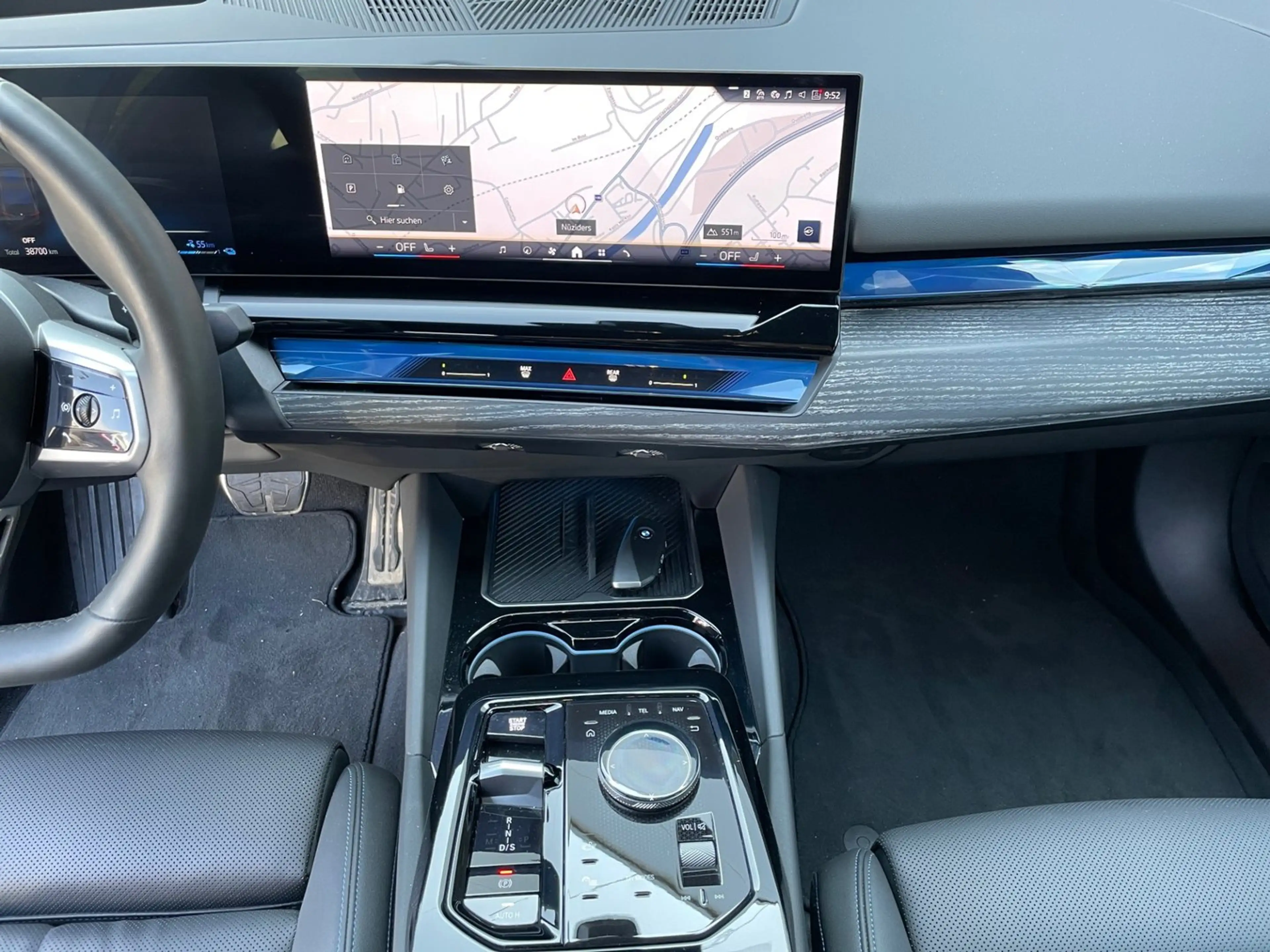 BMW 550 BMW 5 Limousine 550 e xDrive M Sport — photo 11