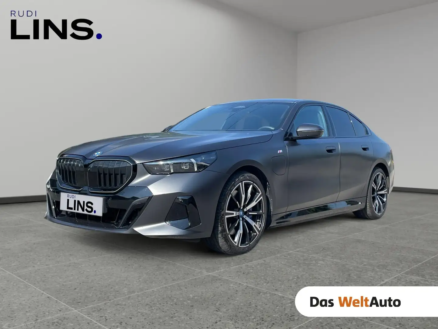 BMW 550 BMW 5 Limousine 550 e xDrive M Sport Grau - 1
