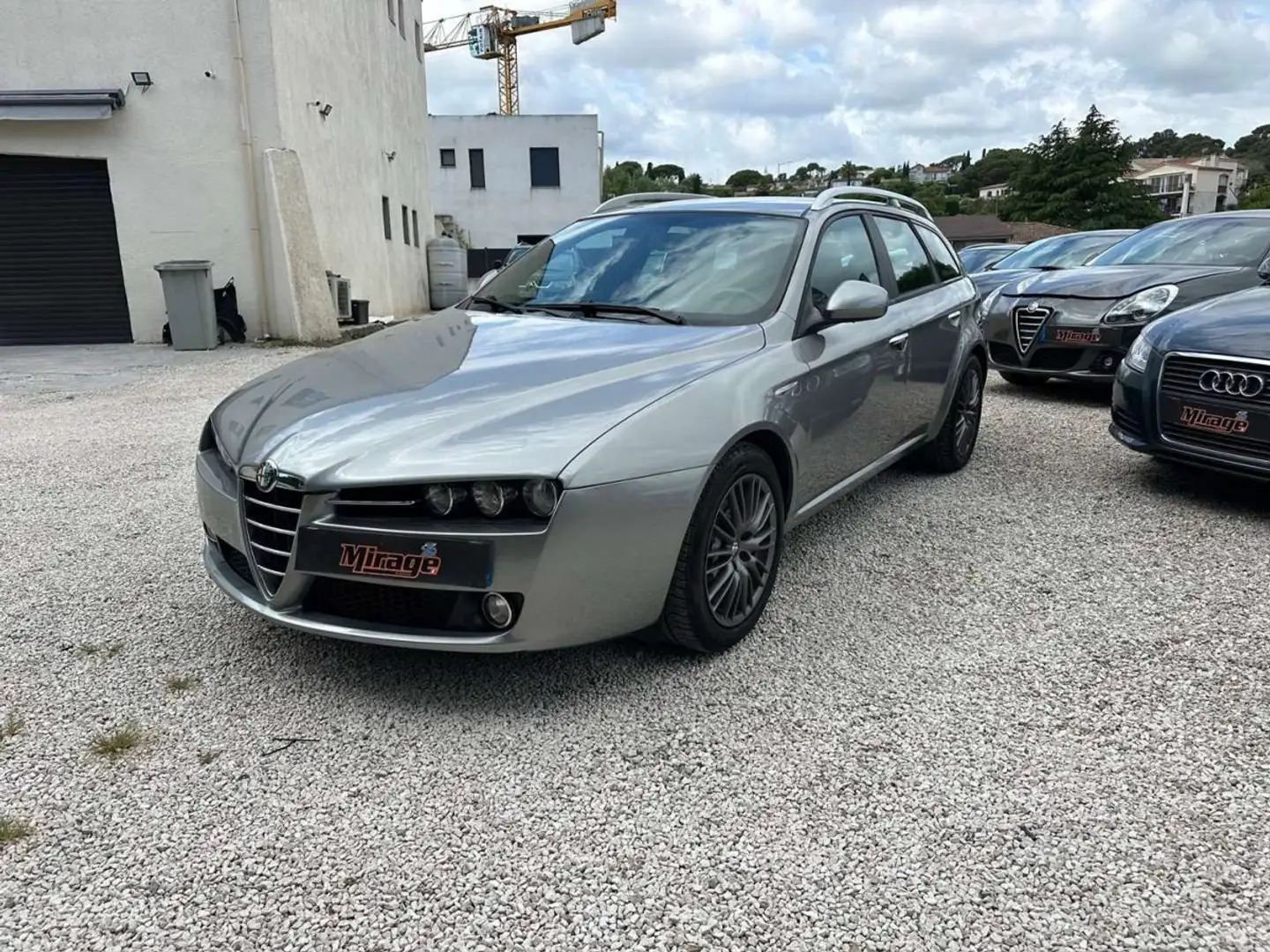 Alfa Romeo 159 ALFA ROMEO 159 SW 2.0 JTDM 170 DISTINCTIVE 129000K Gris - 1