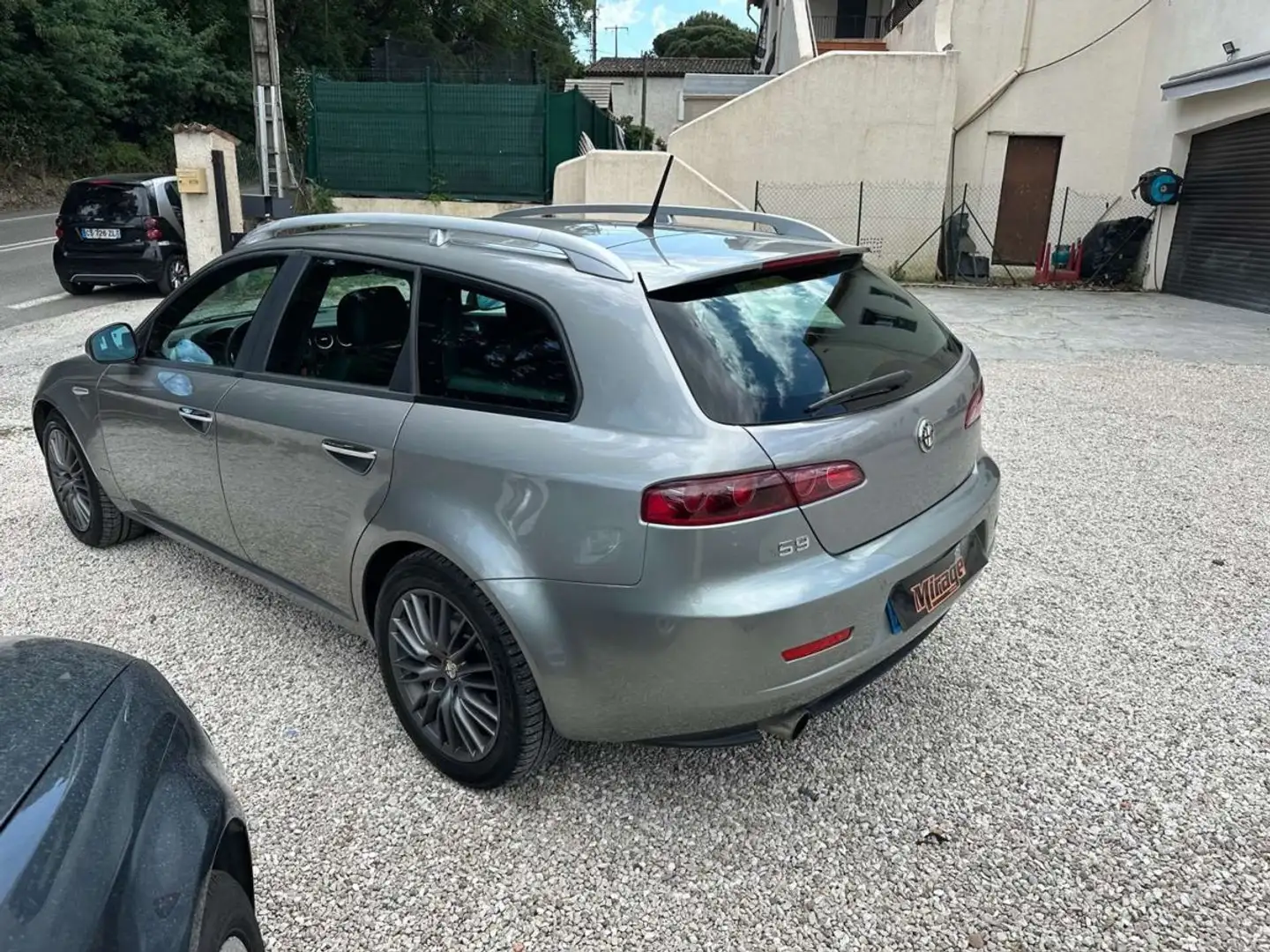 Alfa Romeo 159 ALFA ROMEO 159 SW 2.0 JTDM 170 DISTINCTIVE 129000K Gris - 2