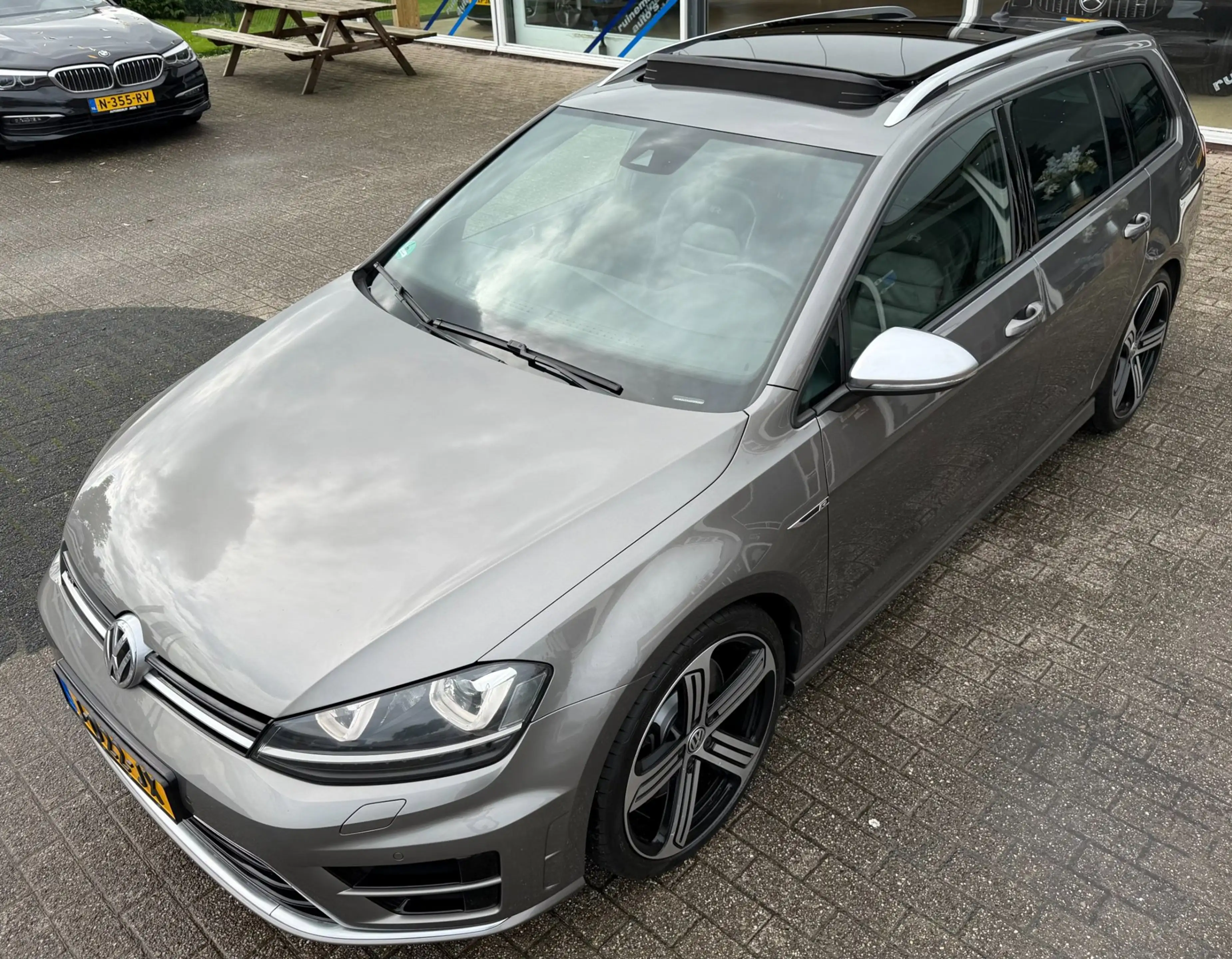 Volkswagen Golf R Variant 2.0 / PANO / LEER / ACC / DYN AUDIO — photo 10