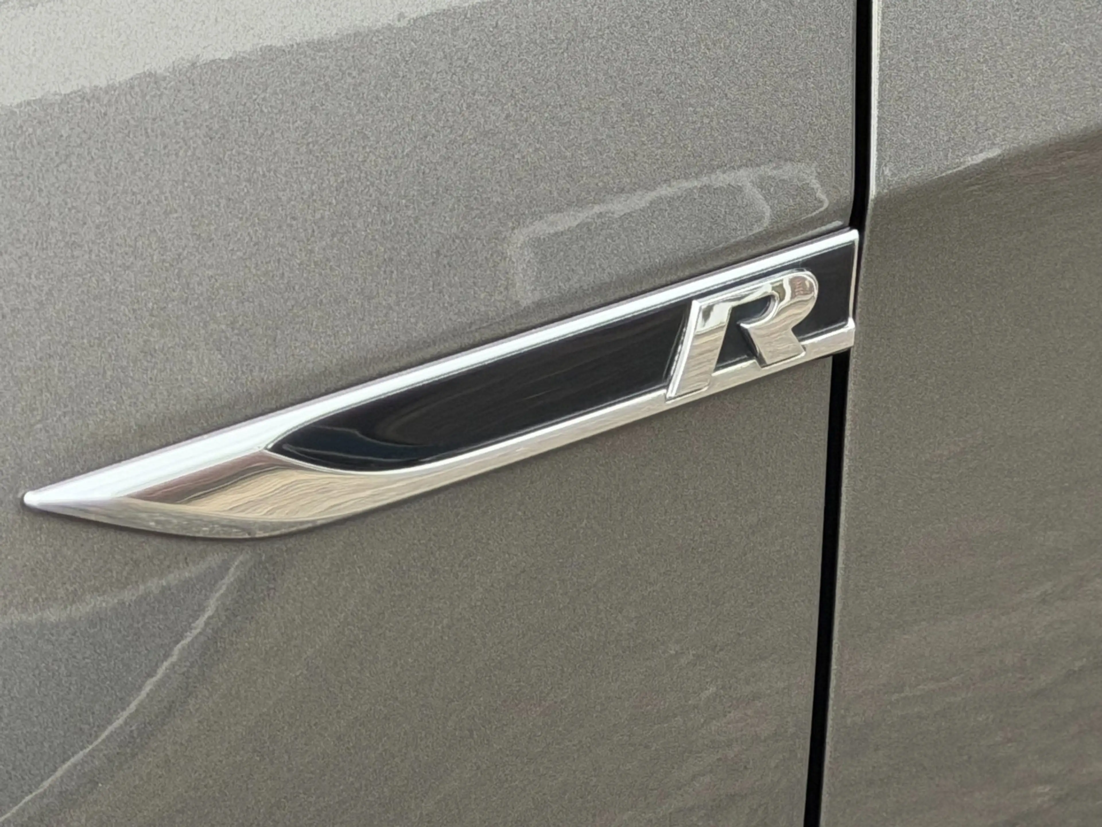 Volkswagen Golf R Variant 2.0 / PANO / LEER / ACC / DYN AUDIO — photo 19