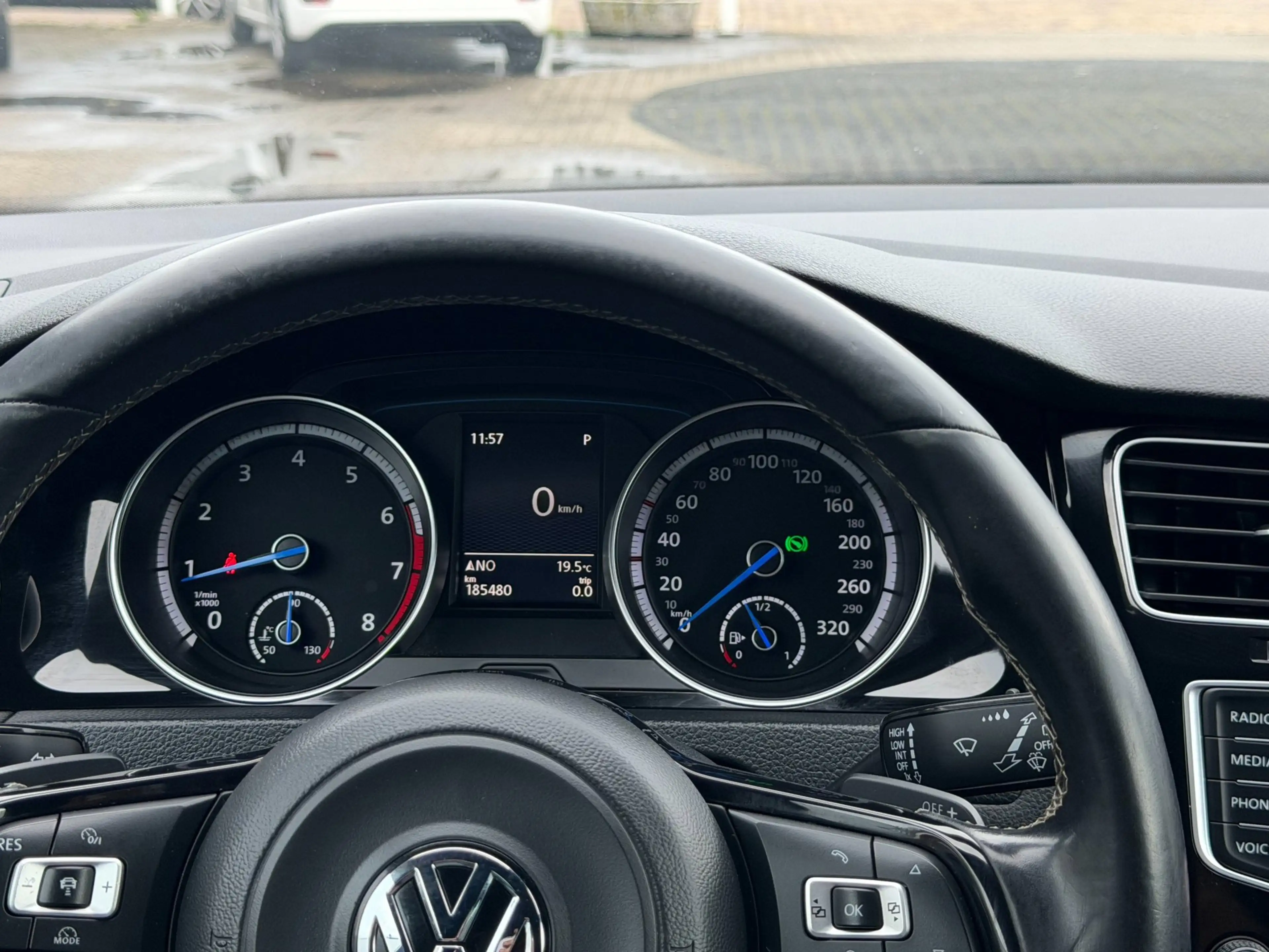 Volkswagen Golf R Variant 2.0 / PANO / LEER / ACC / DYN AUDIO — photo 47