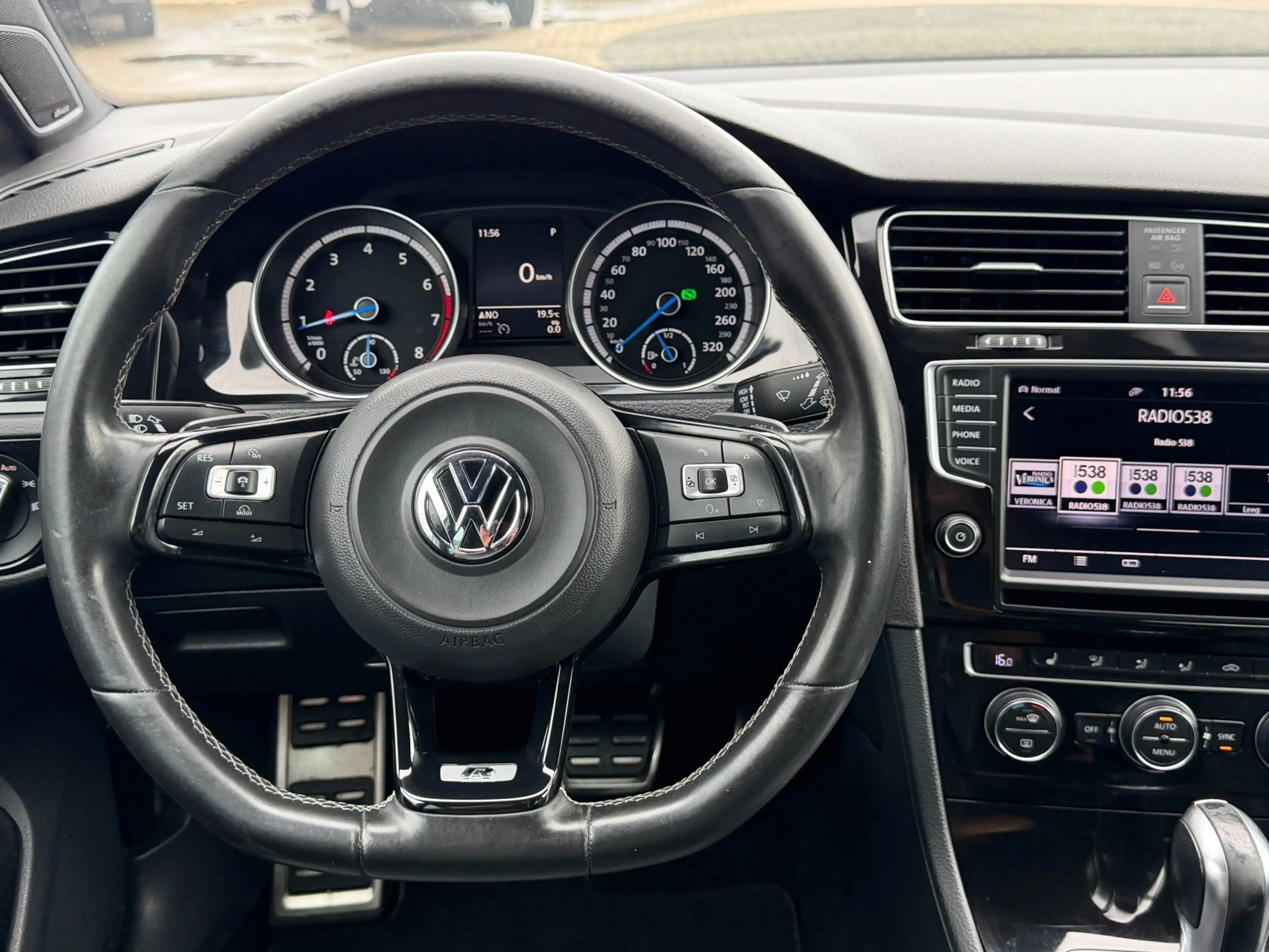 Volkswagen Golf R Variant 2.0 / PANO / LEER / ACC / DYN AUDIO — photo 46
