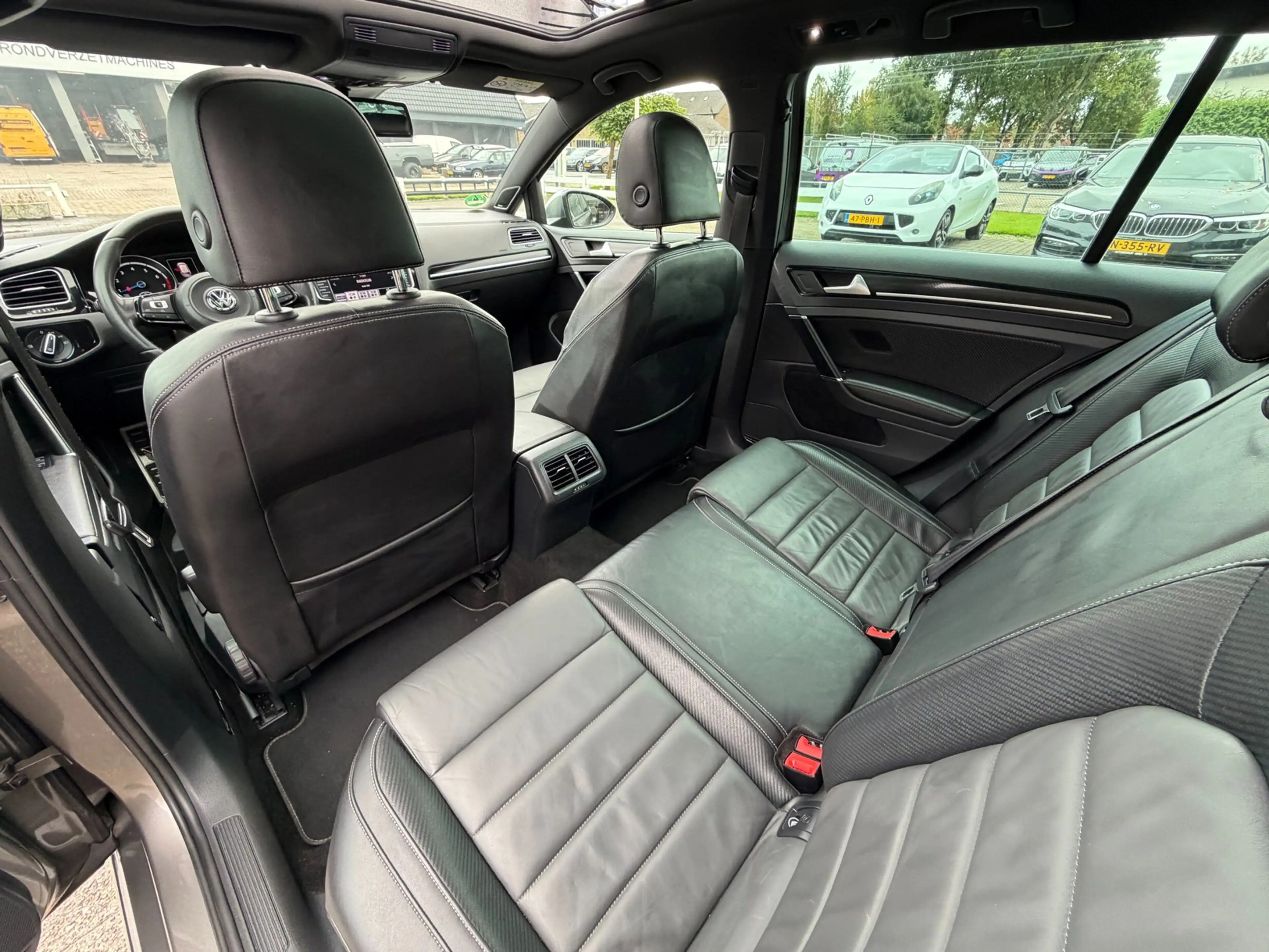 Volkswagen Golf R Variant 2.0 / PANO / LEER / ACC / DYN AUDIO — photo 30