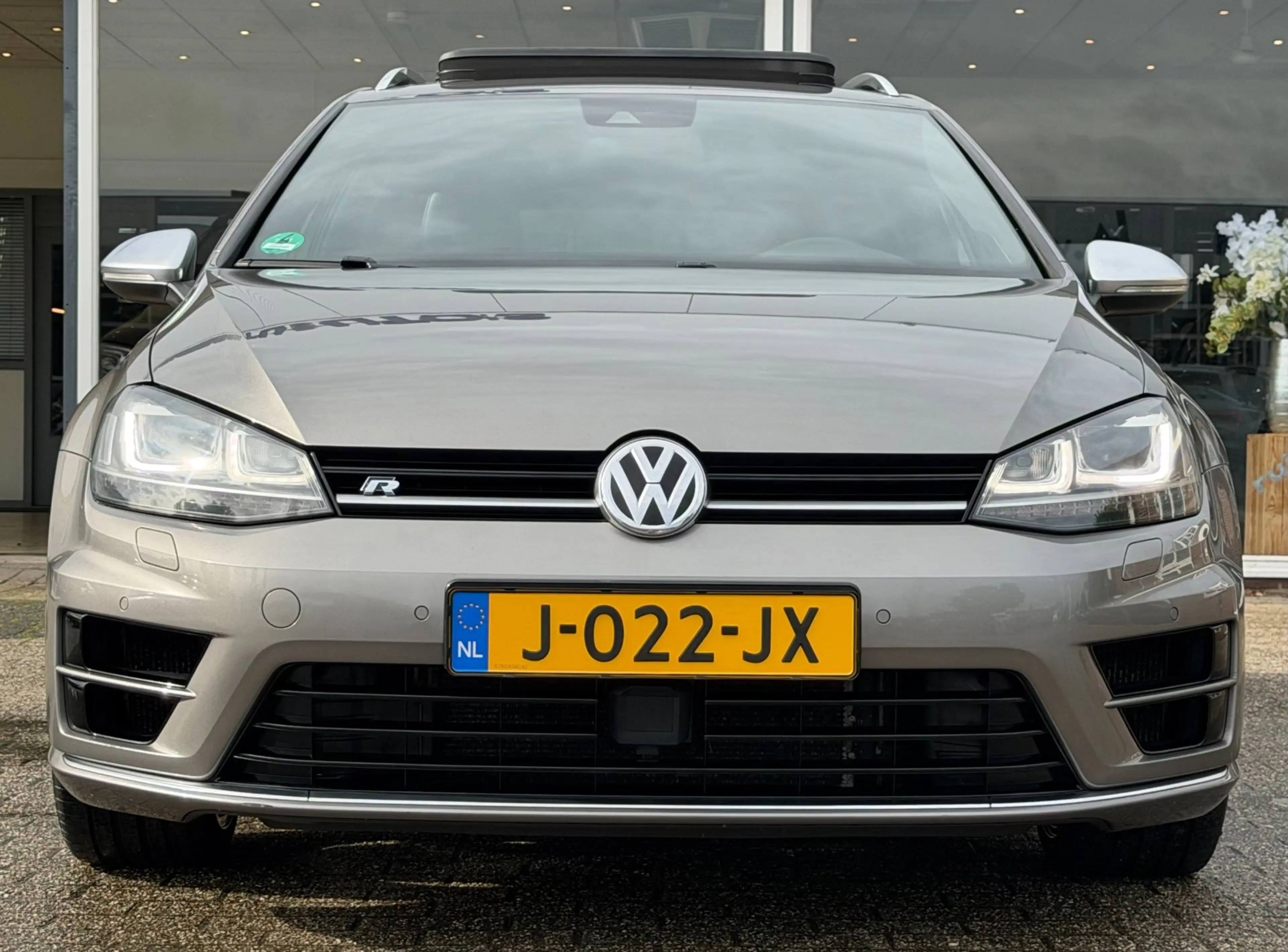 Volkswagen Golf R Variant 2.0 / PANO / LEER / ACC / DYN AUDIO — photo 2