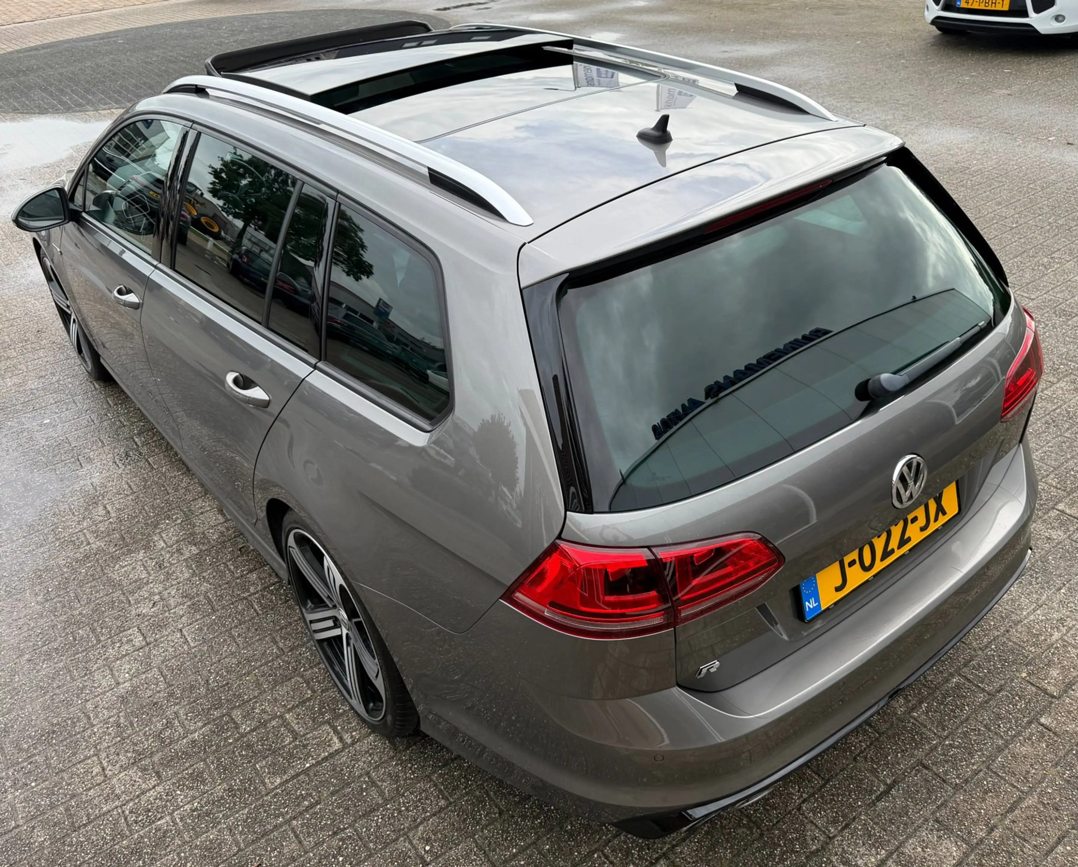 Volkswagen Golf R Variant 2.0 / PANO / LEER / ACC / DYN AUDIO — photo 13