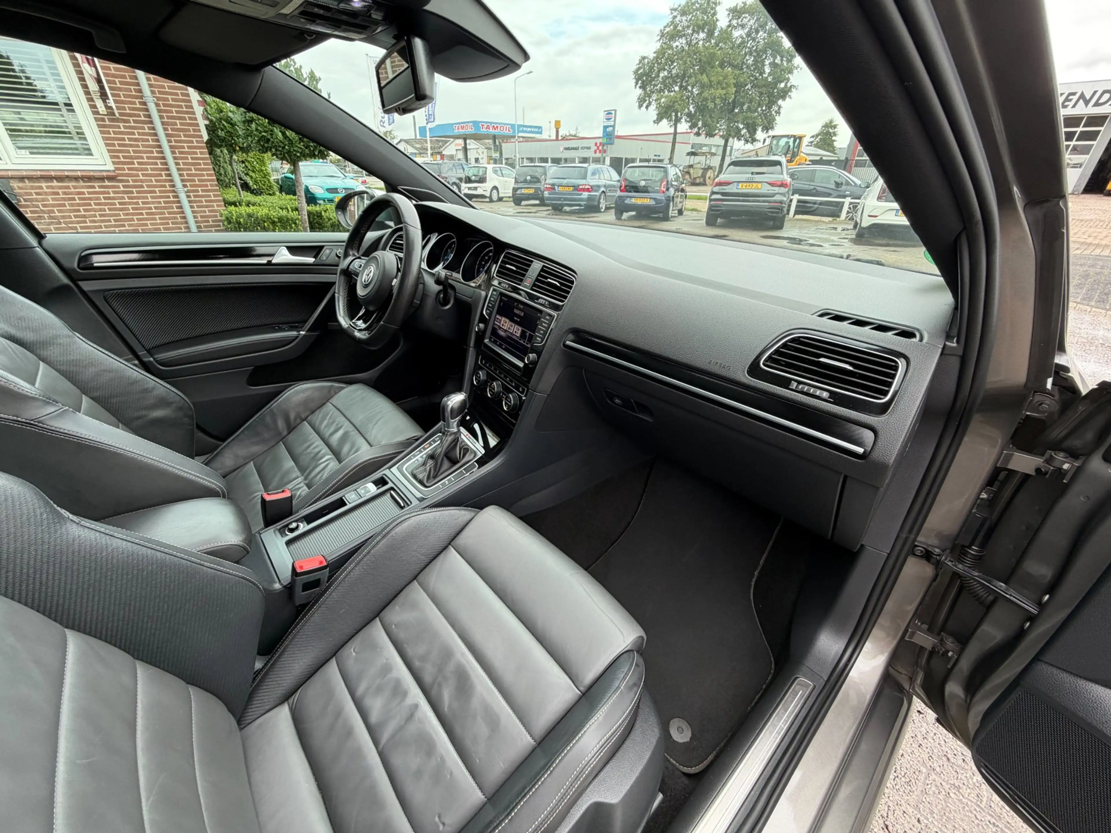 Volkswagen Golf R Variant 2.0 / PANO / LEER / ACC / DYN AUDIO — photo 34