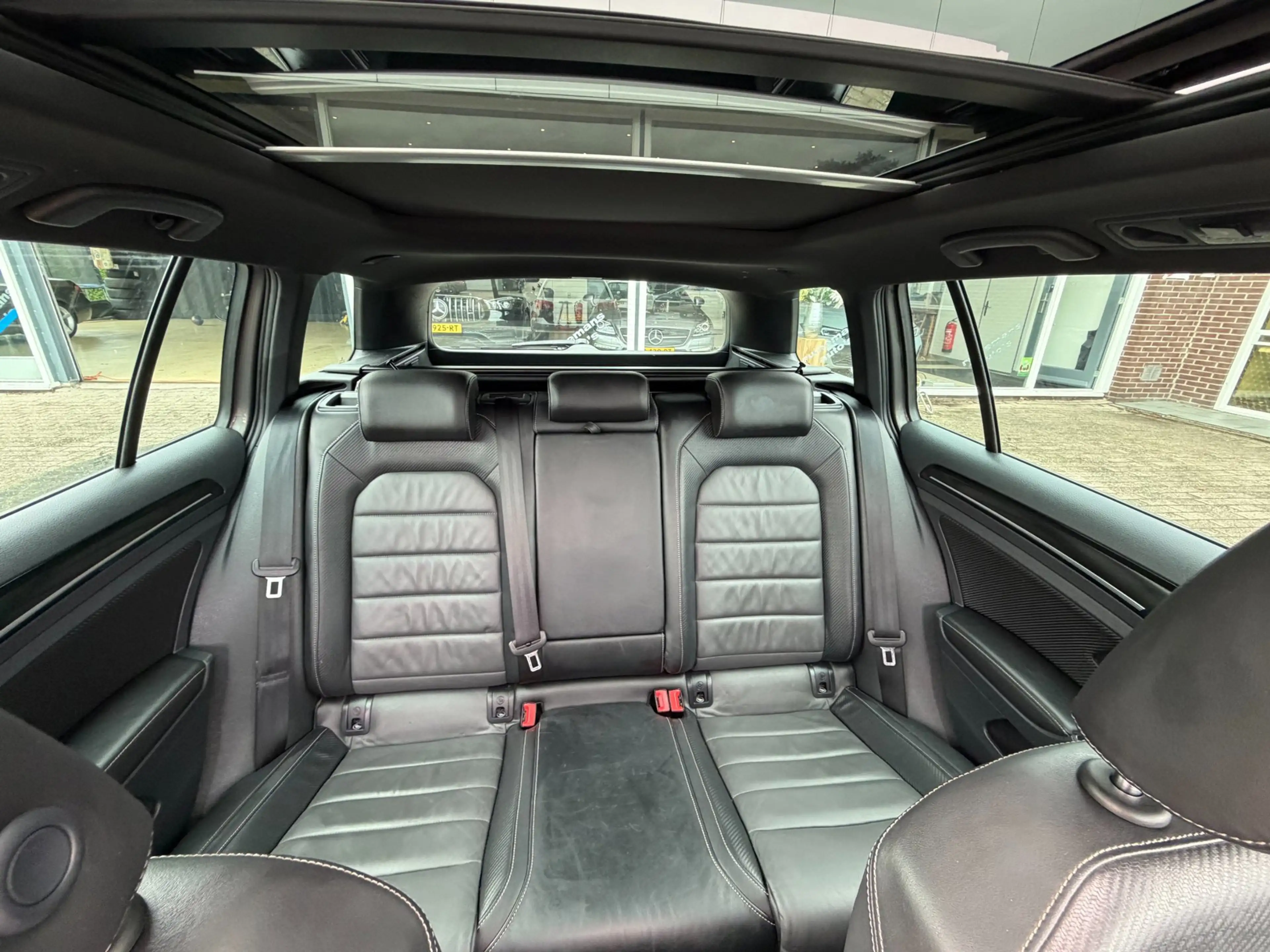 Volkswagen Golf R Variant 2.0 / PANO / LEER / ACC / DYN AUDIO — photo 38