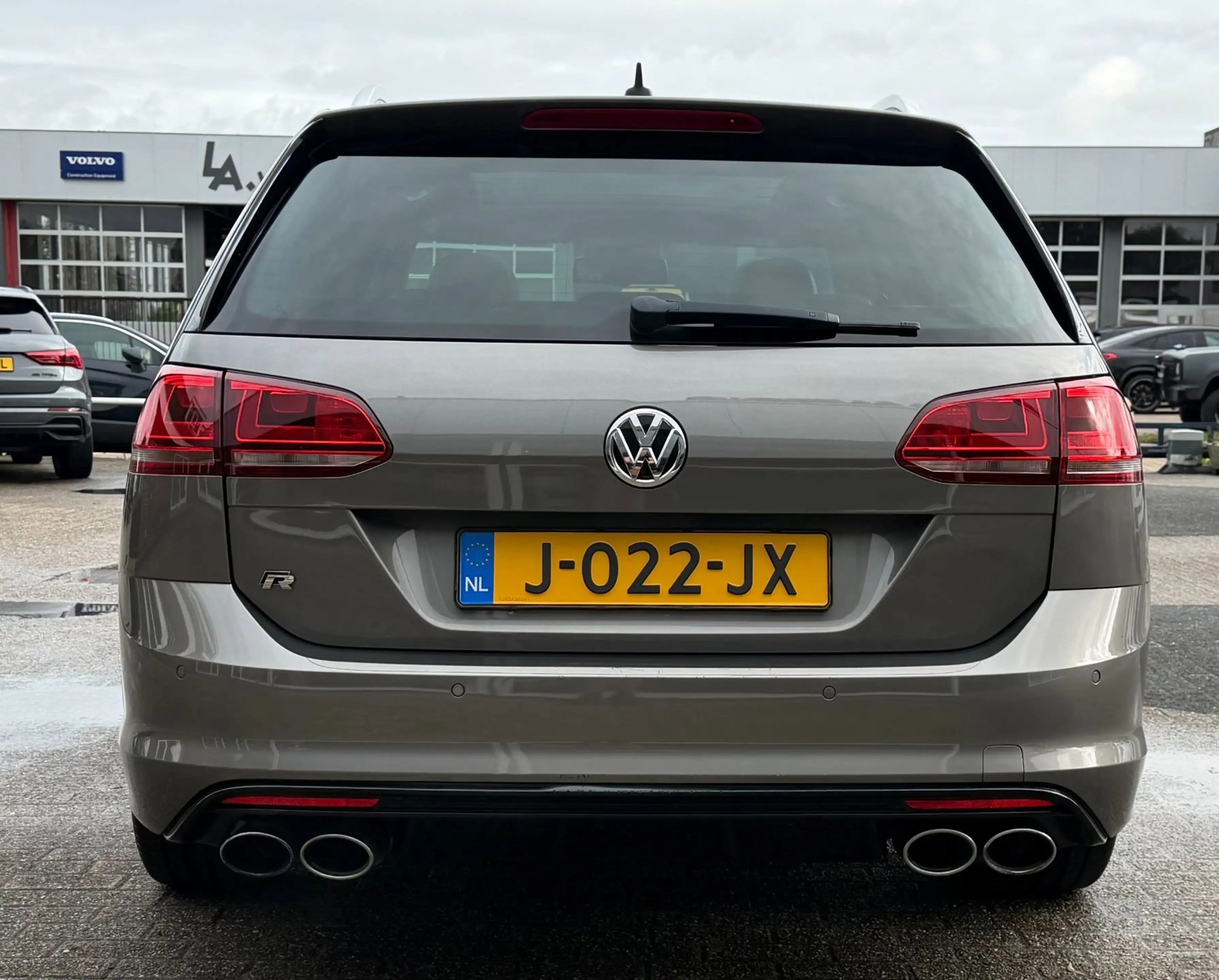 Volkswagen Golf R Variant 2.0 / PANO / LEER / ACC / DYN AUDIO — photo 6