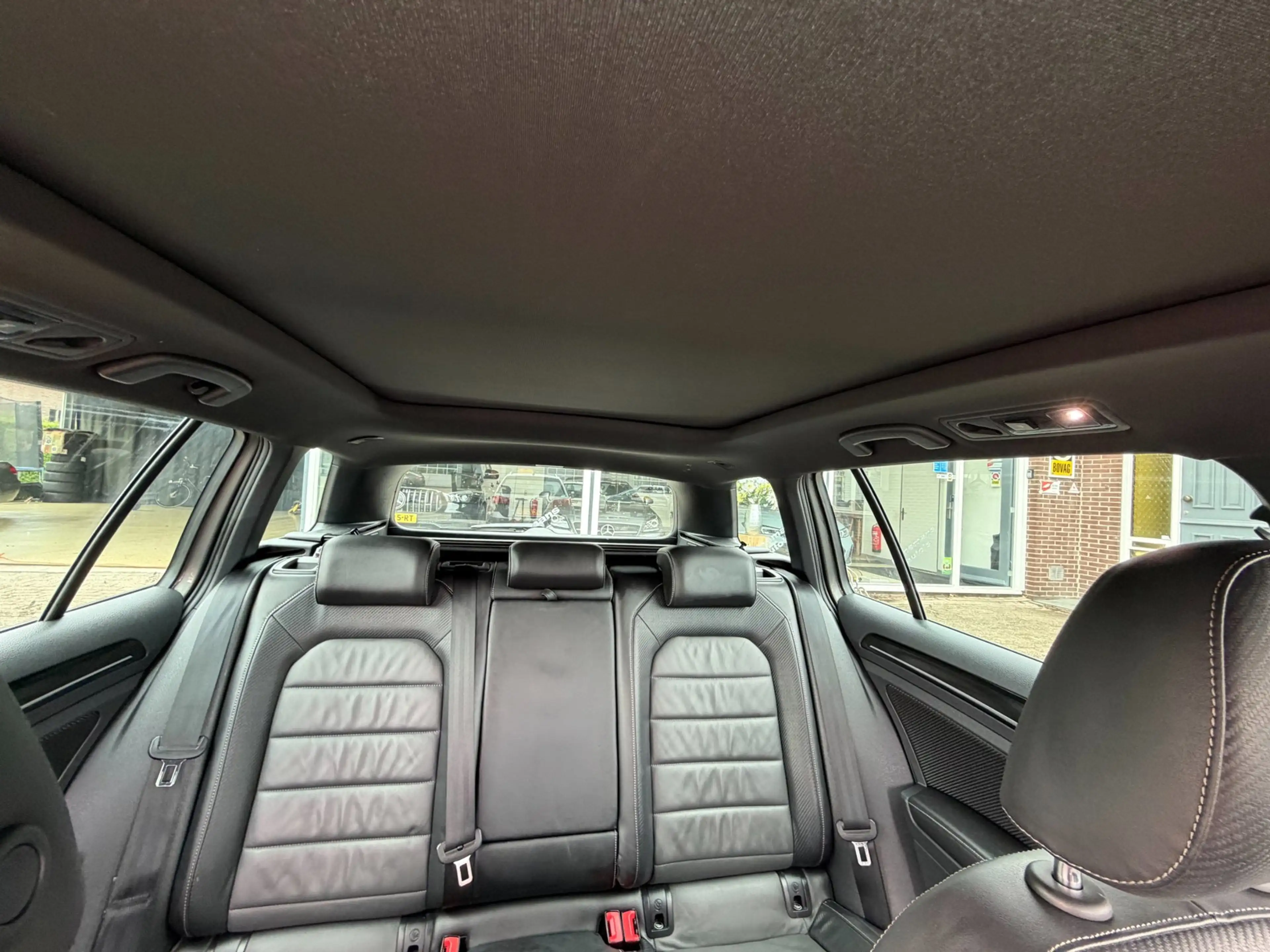Volkswagen Golf R Variant 2.0 / PANO / LEER / ACC / DYN AUDIO — photo 40