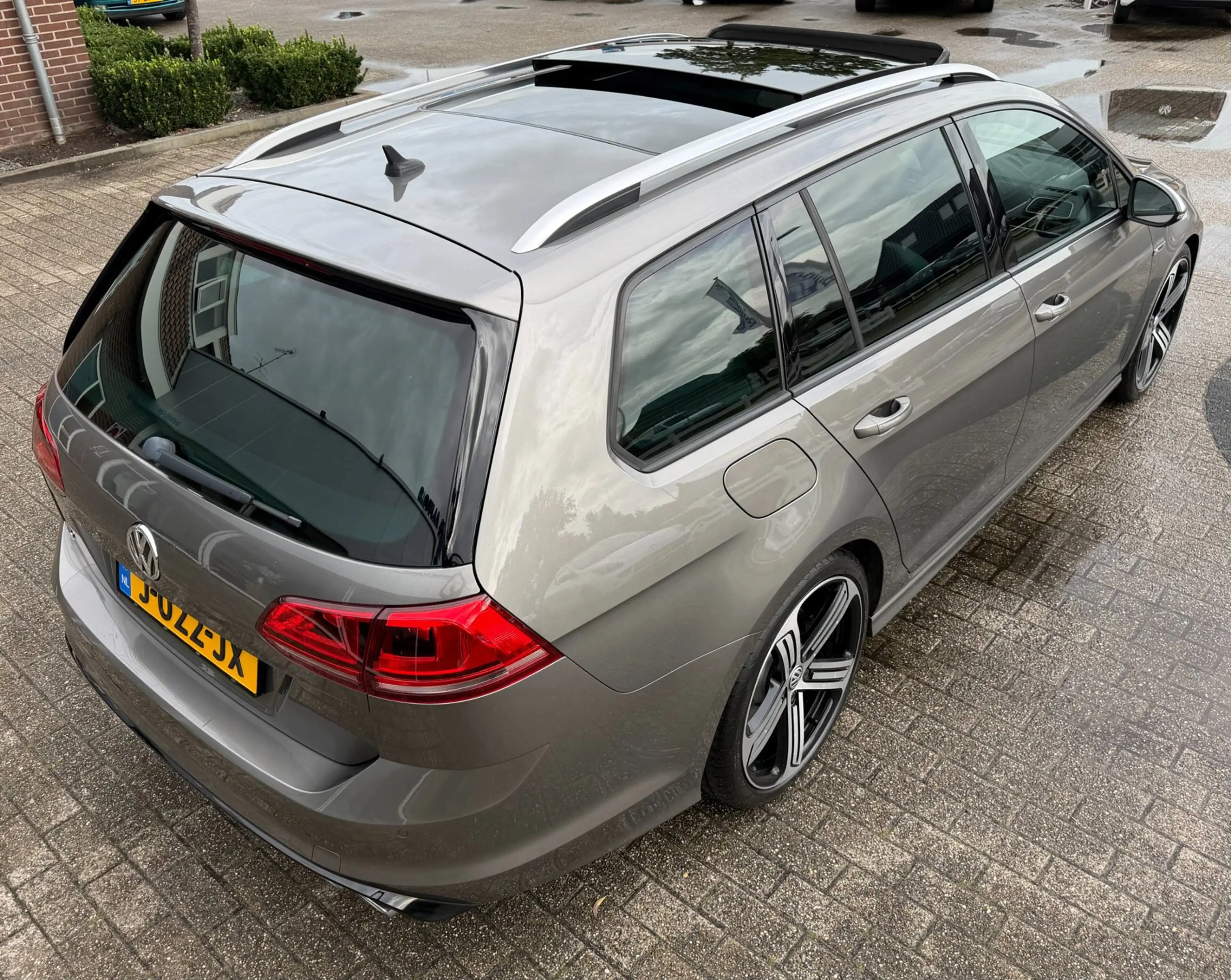 Volkswagen Golf R Variant 2.0 / PANO / LEER / ACC / DYN AUDIO — photo 12