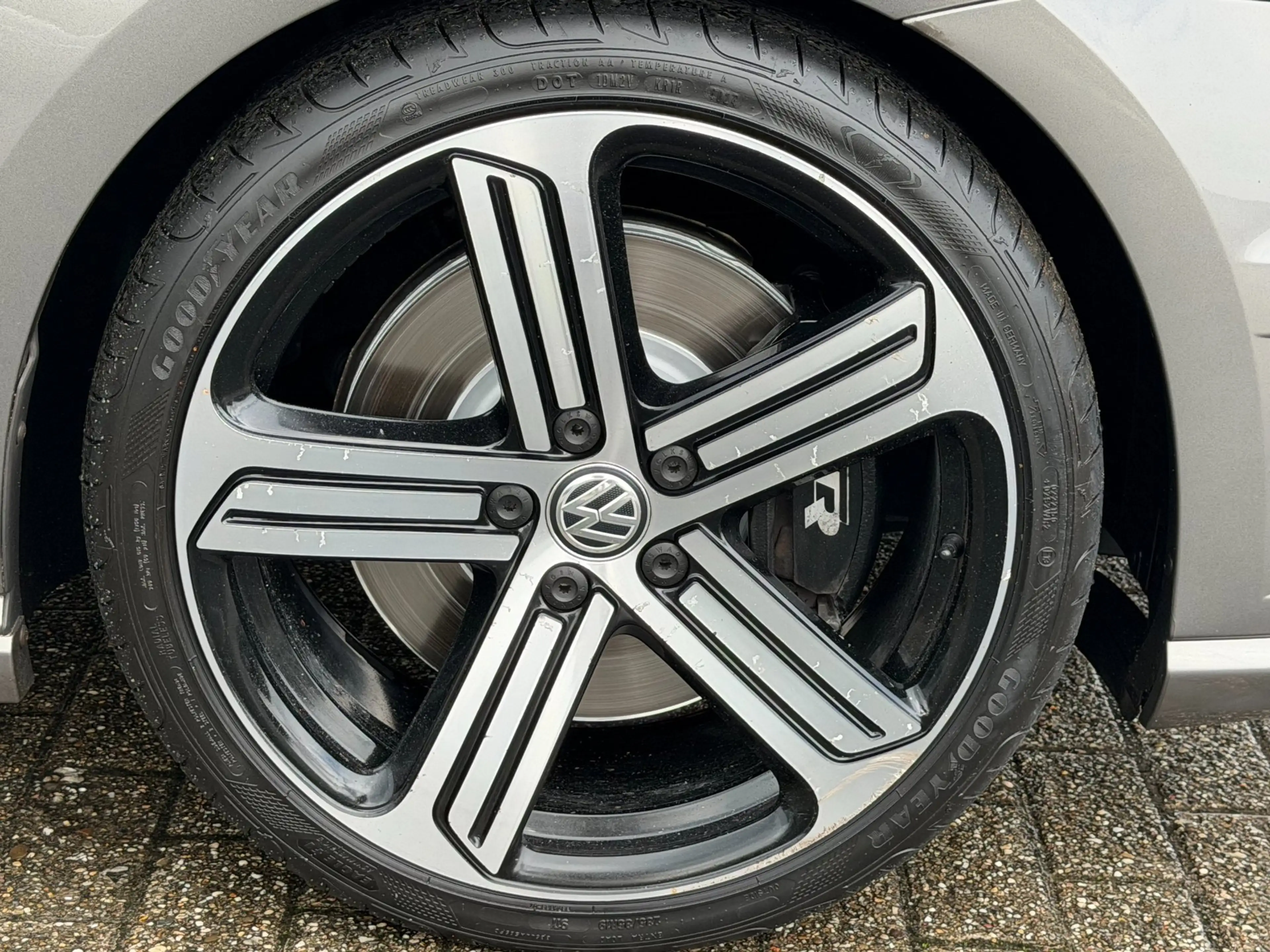 Volkswagen Golf R Variant 2.0 / PANO / LEER / ACC / DYN AUDIO — photo 16