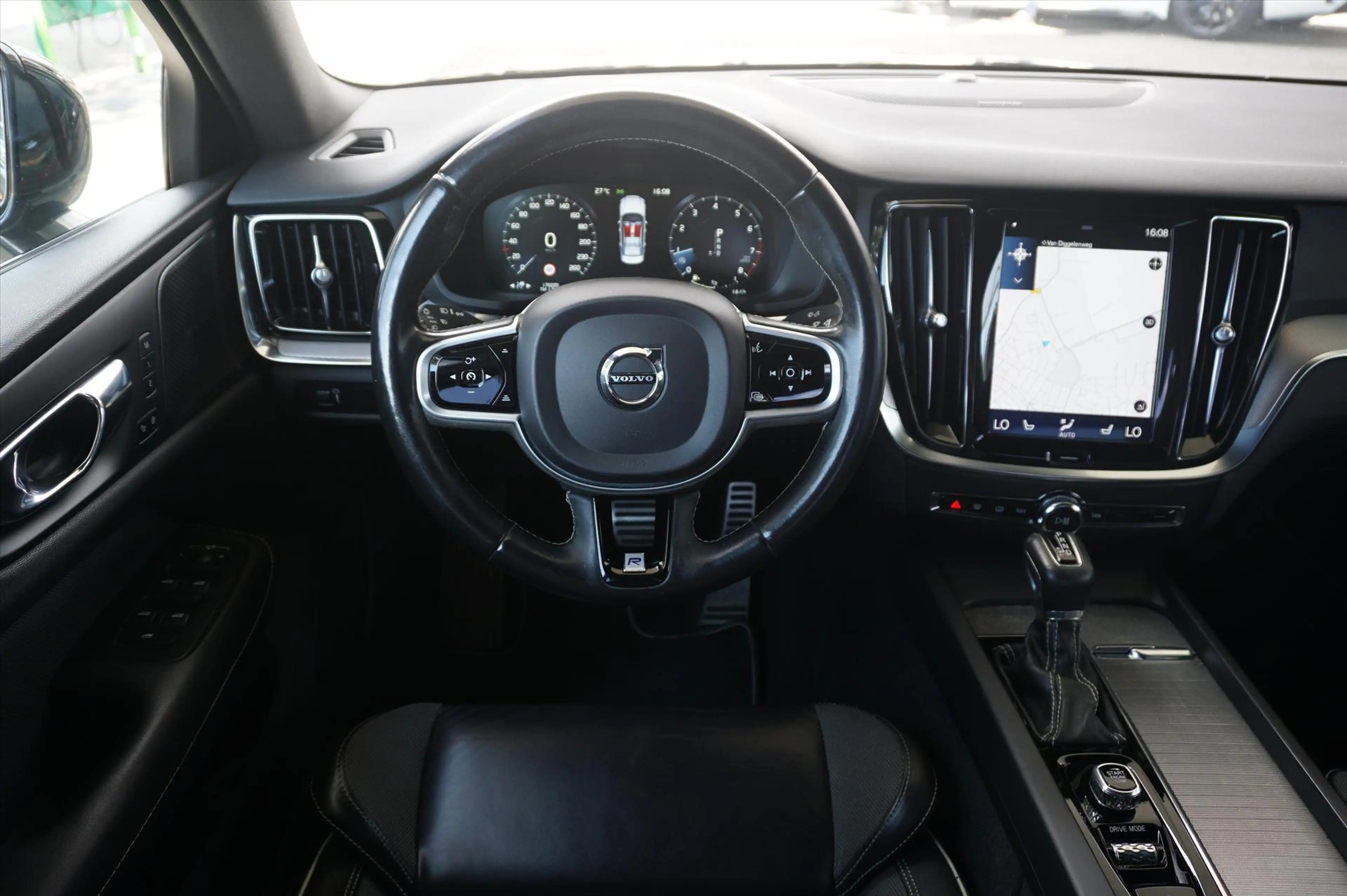 Volvo S60 2.0 T5 R Design / Camera / Trkehaak / Memory / H&K — photo 11