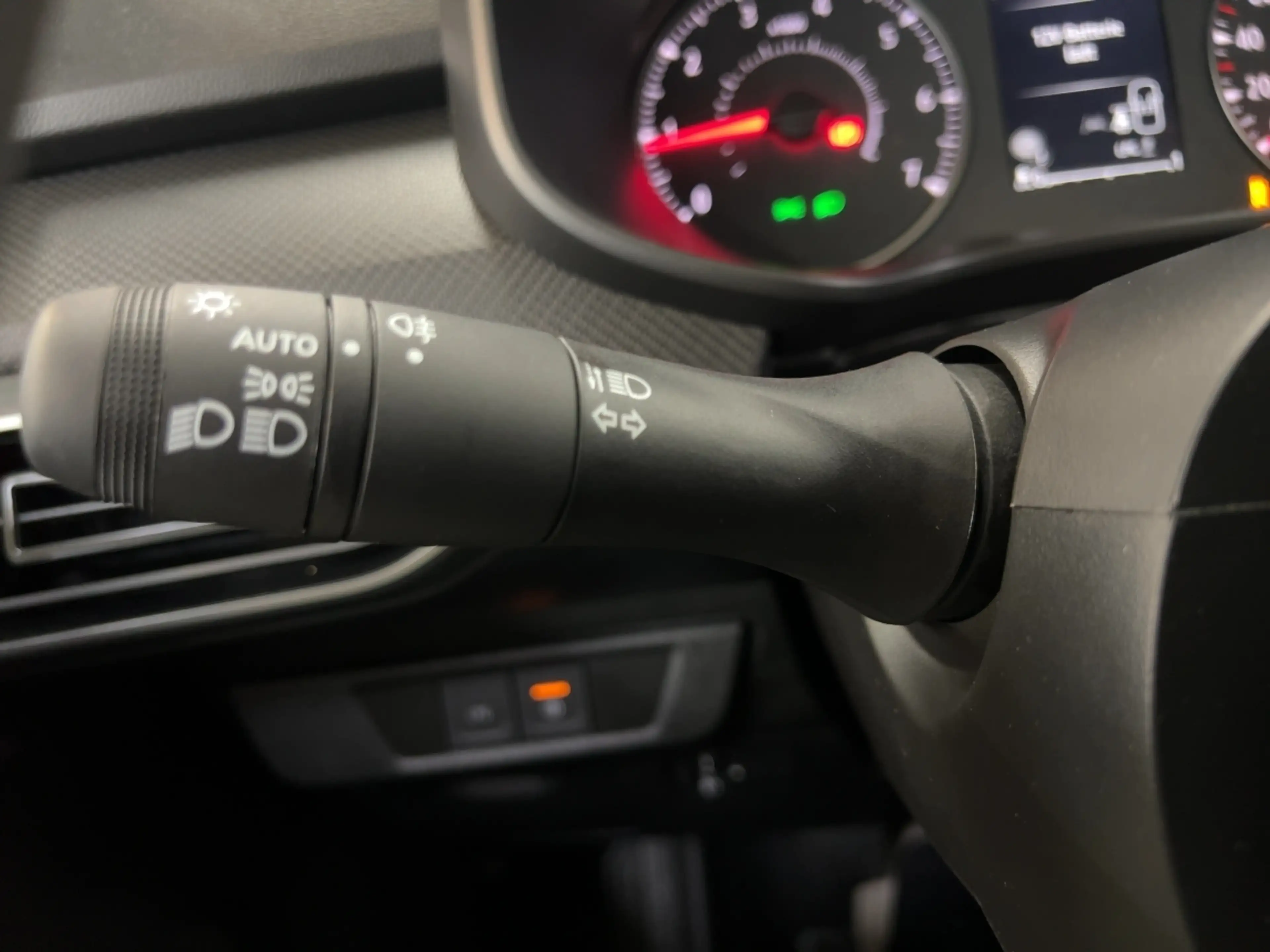 Dacia Jogger Essential ECO-G 100 PDC KLIMA ABS 7-Sitzer — photo 19