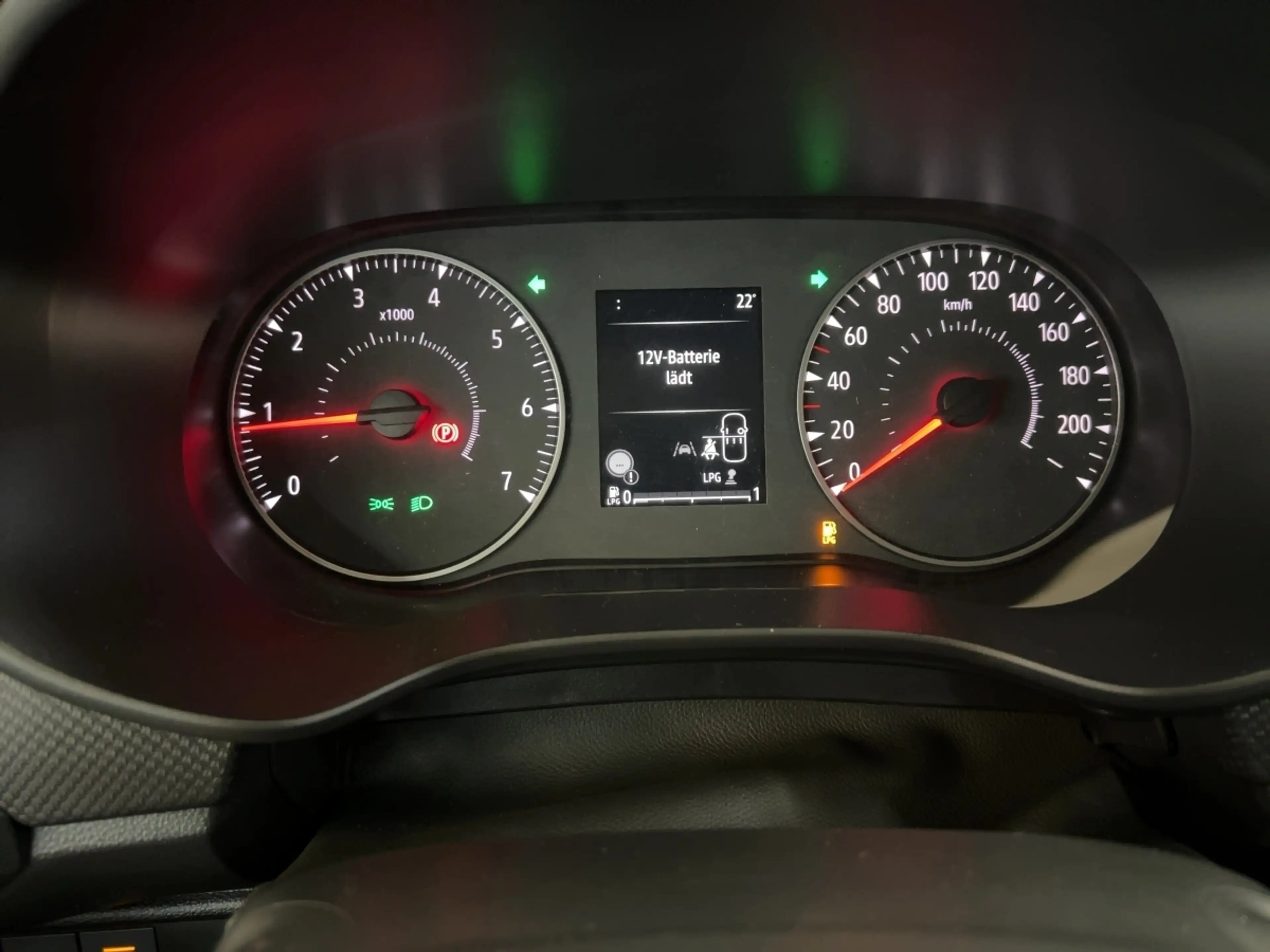 Dacia Jogger Essential ECO-G 100 PDC KLIMA ABS 7-Sitzer — photo 17