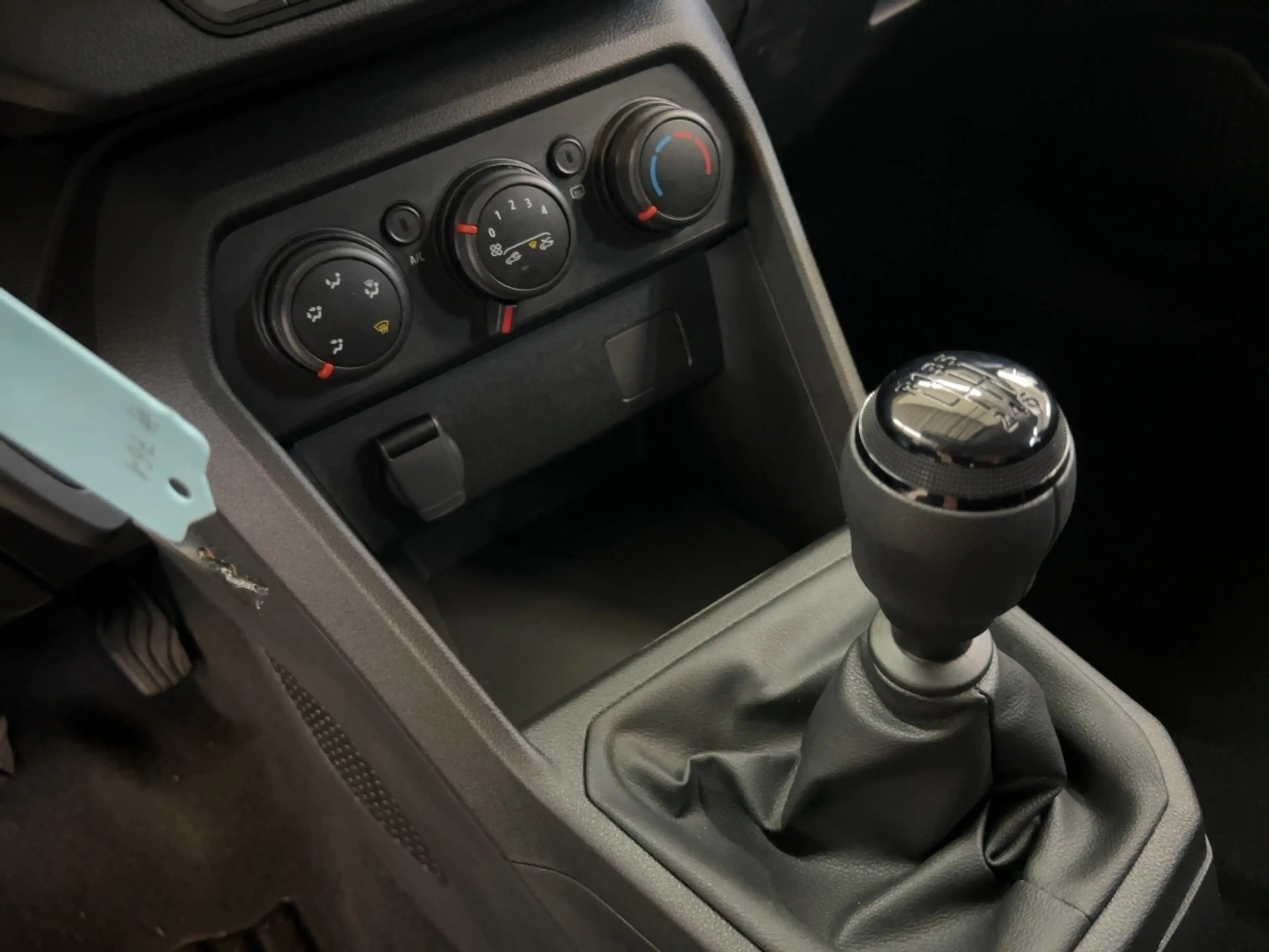 Dacia Jogger Essential ECO-G 100 PDC KLIMA ABS 7-Sitzer — photo 16