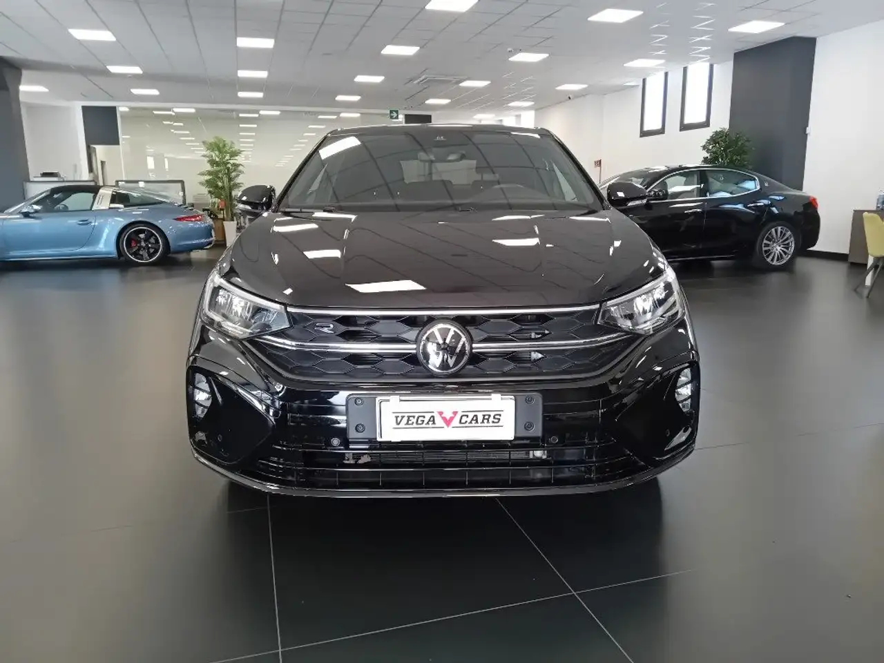 Volkswagen Taigo 1.0 TSI 115 CV DSG R-Line 2