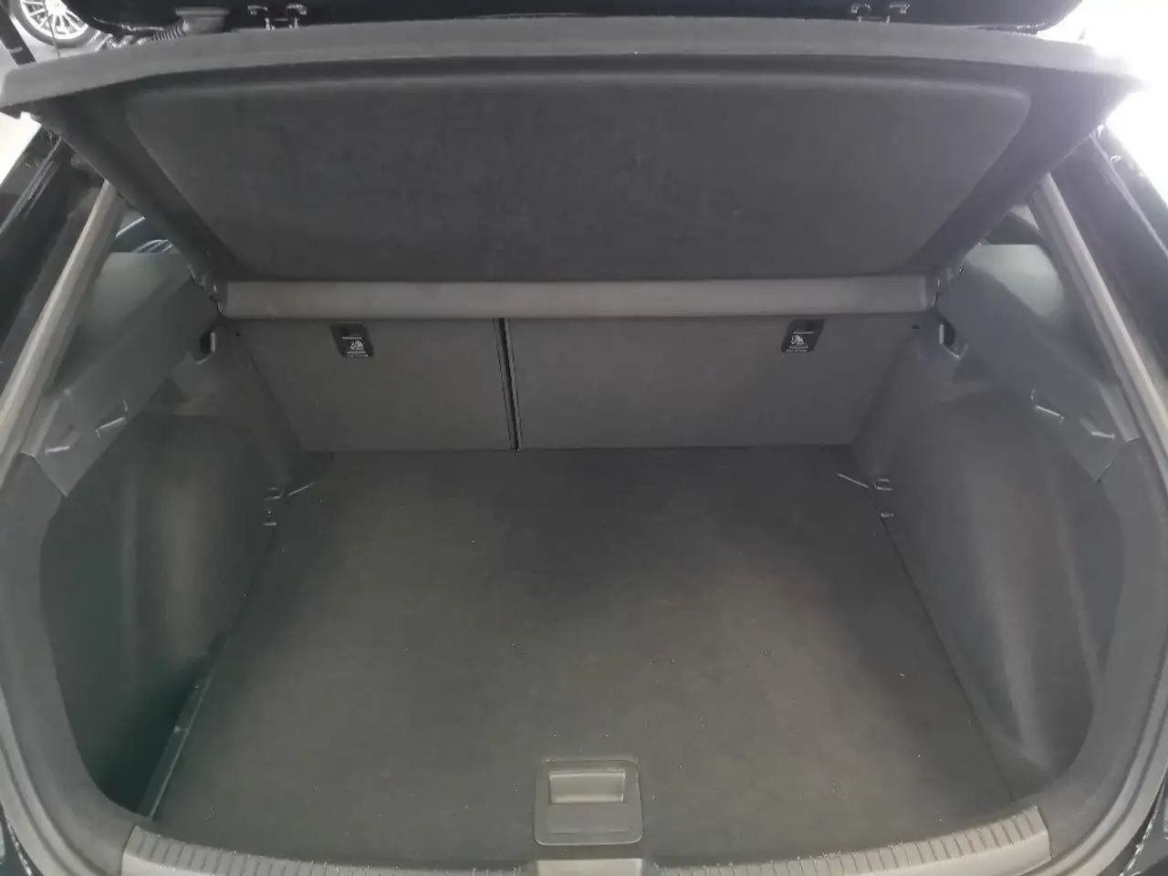 Volkswagen Taigo 1.0 TSI 115 CV DSG R-Line 8