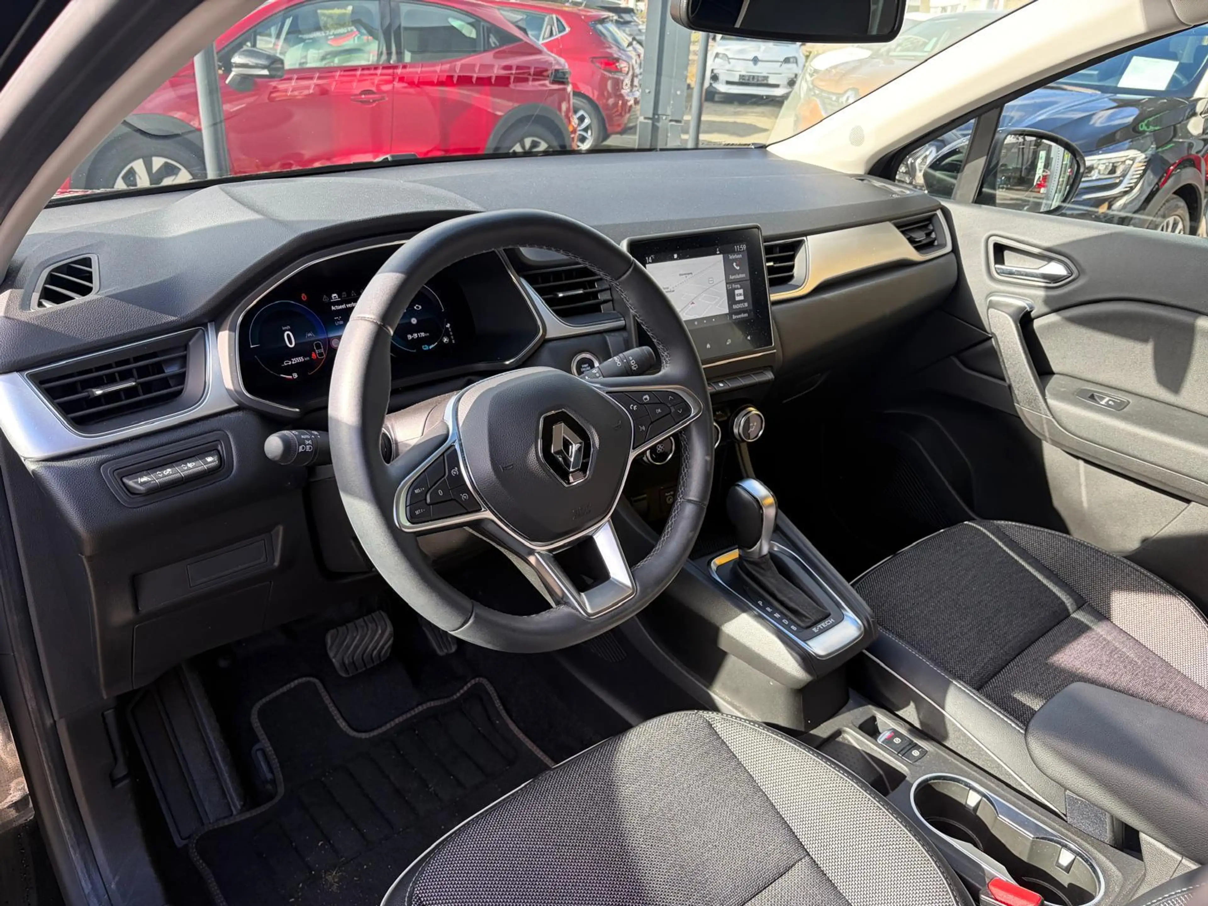 Renault Captur E-Tech plug-in hybrid 160 techno | — photo 9