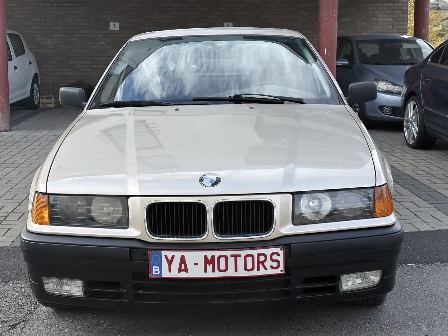 BMW 318 oldtimer - 1992 - Toit Ouvrant Electrique Beige - 2
