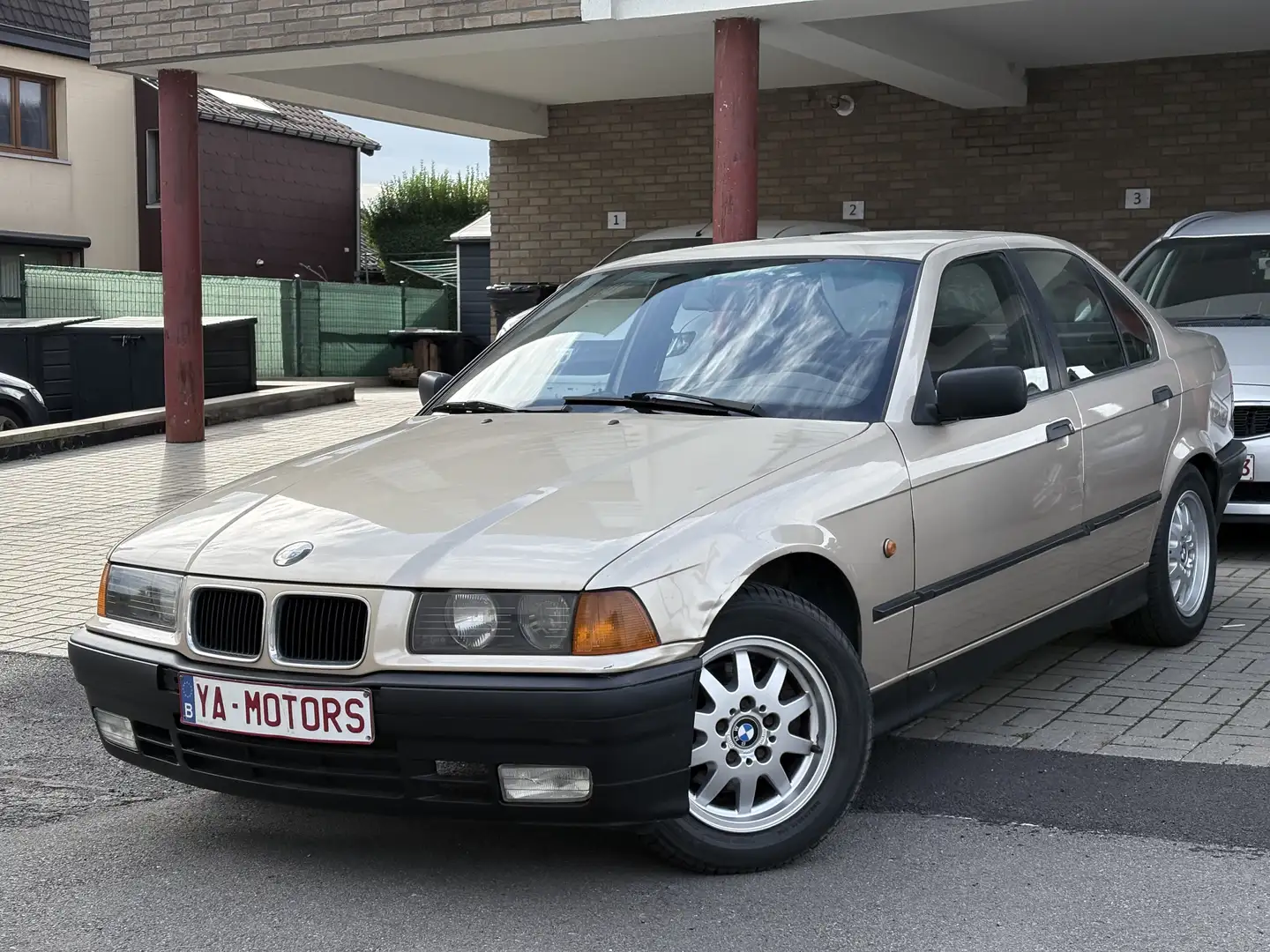 BMW 318 oldtimer - 1992 - Toit Ouvrant Electrique Beige - 1