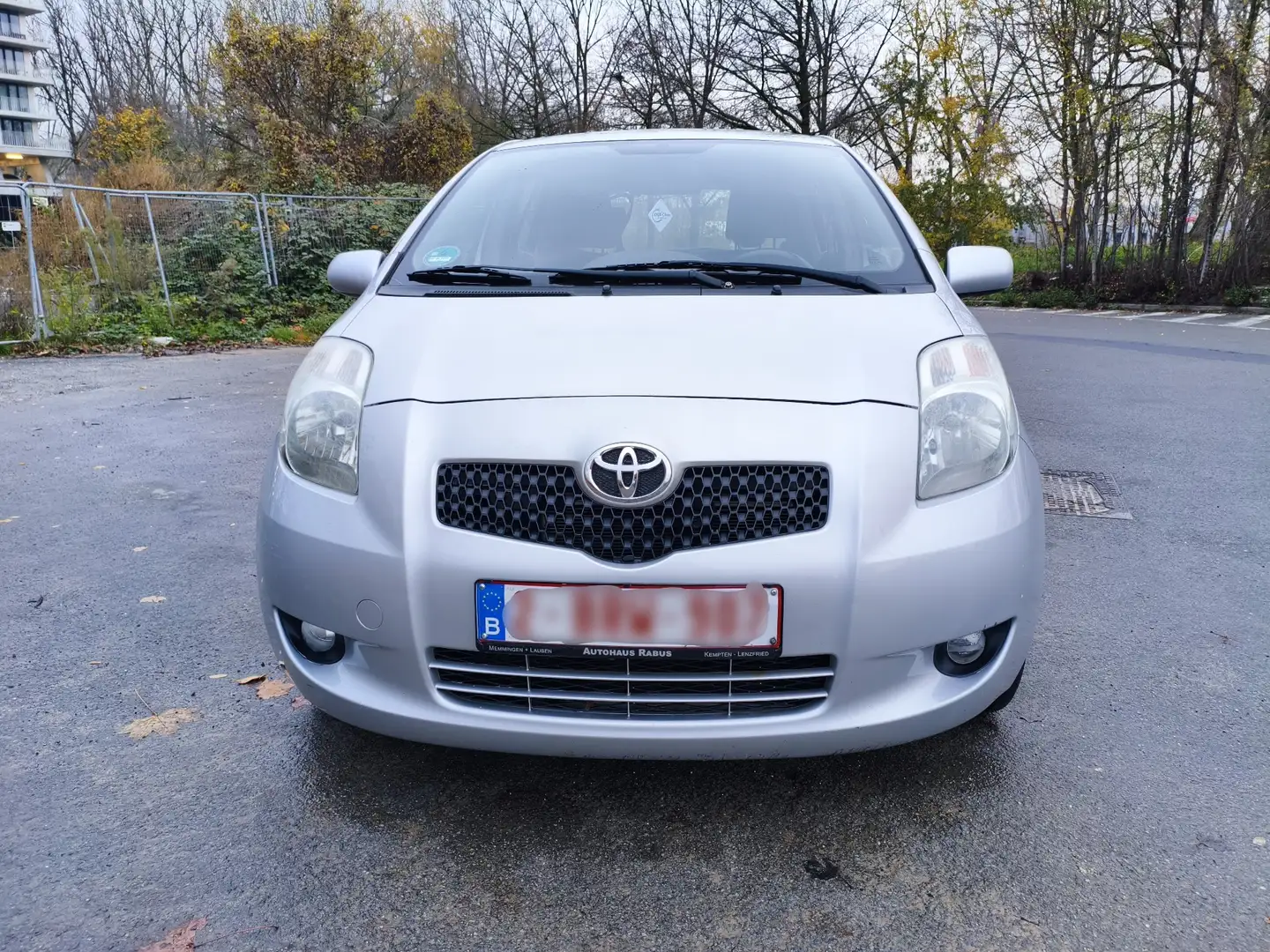 Toyota Yaris Verso 1.3i Linea Luna GPS A - 1