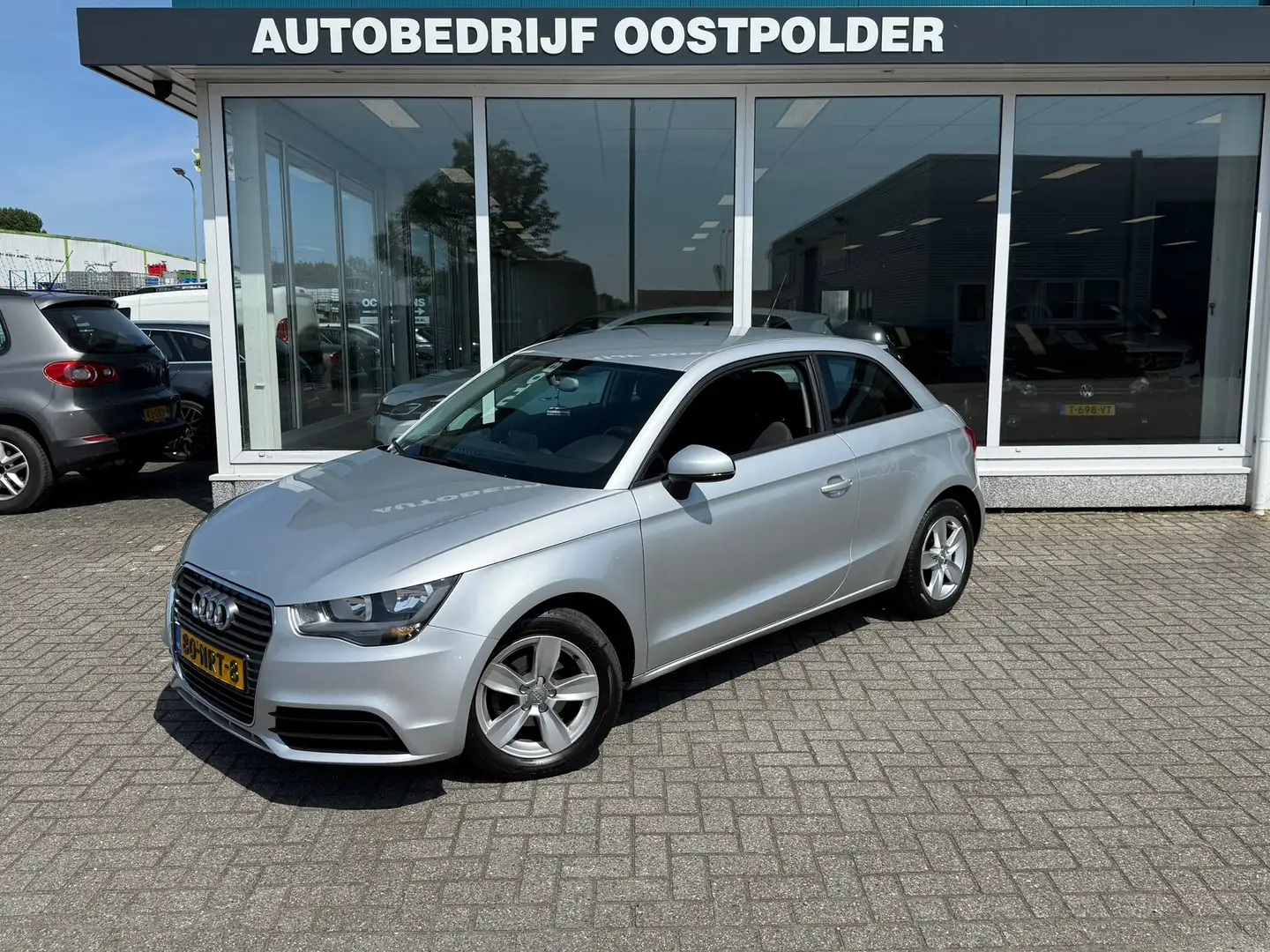 Audi A1 1.2 TFSI Attraction Pro Line Business Grijs - 1