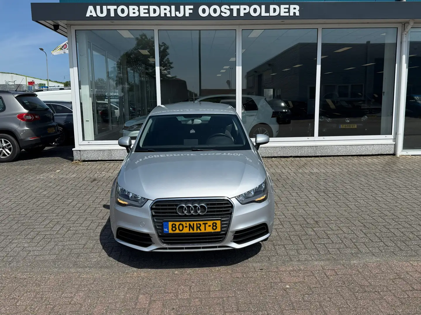 Audi A1 1.2 TFSI Attraction Pro Line Business Grijs - 2