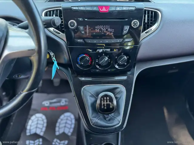 Lancia Ypsilon view 14