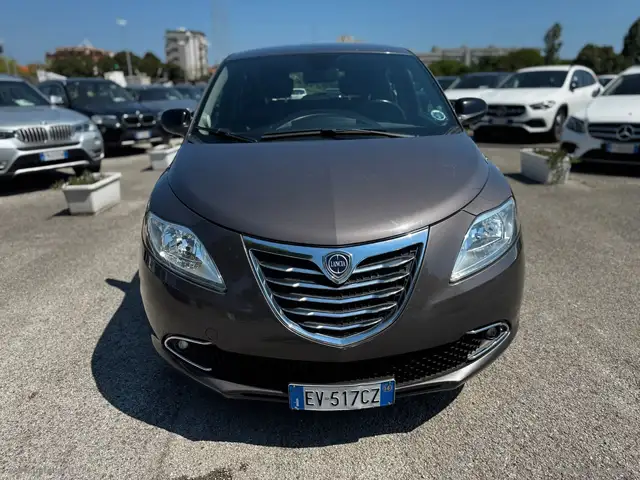 Lancia Ypsilon view 2