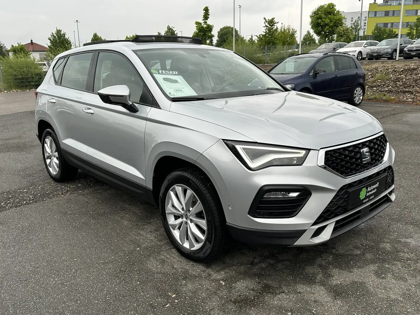 SEAT Ateca Style 2.0 TDI PANO LED KAMERA ACC NAVI Silber - 2