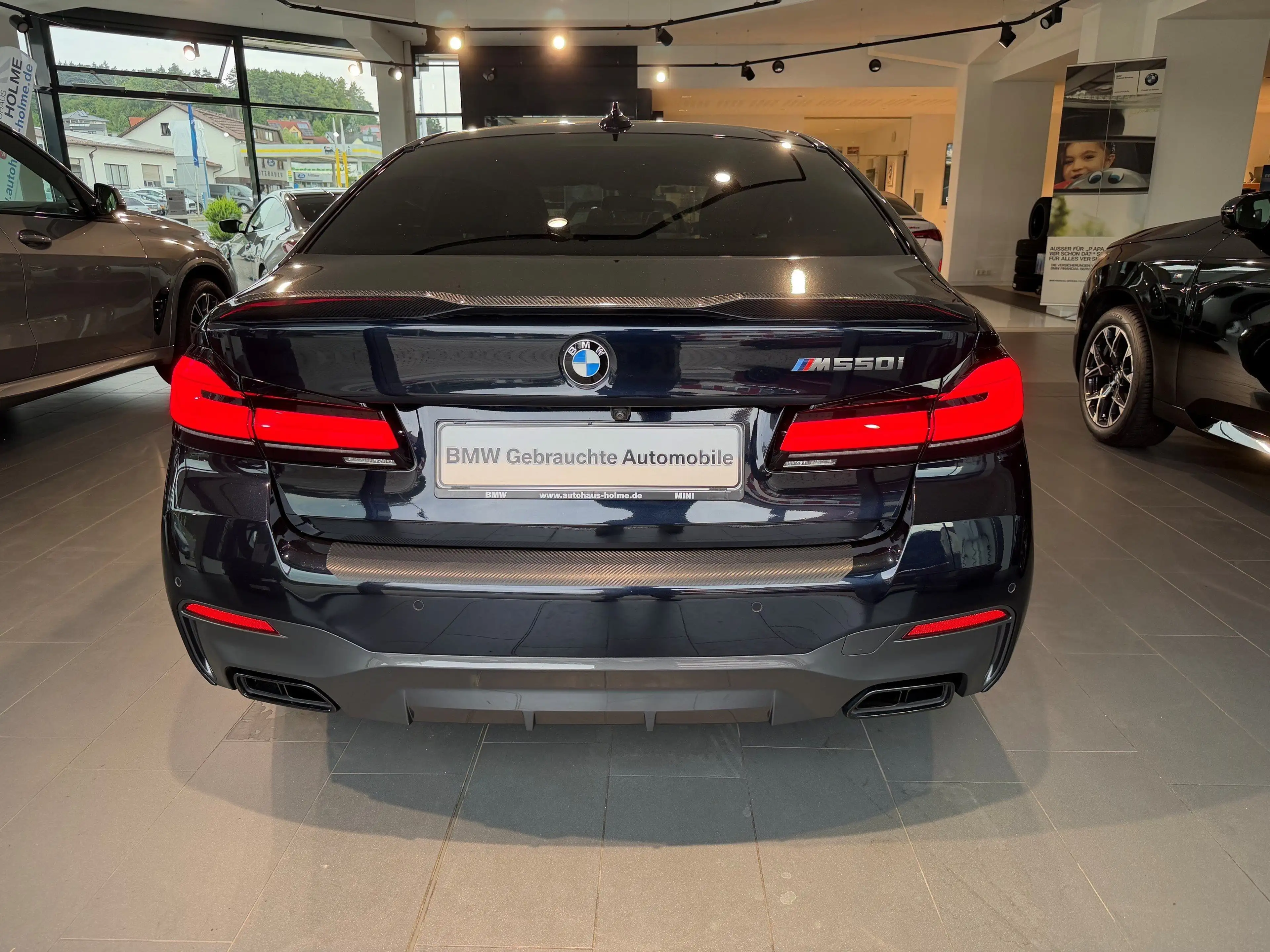BMW 550 M550i xDrive Limousine — photo 6