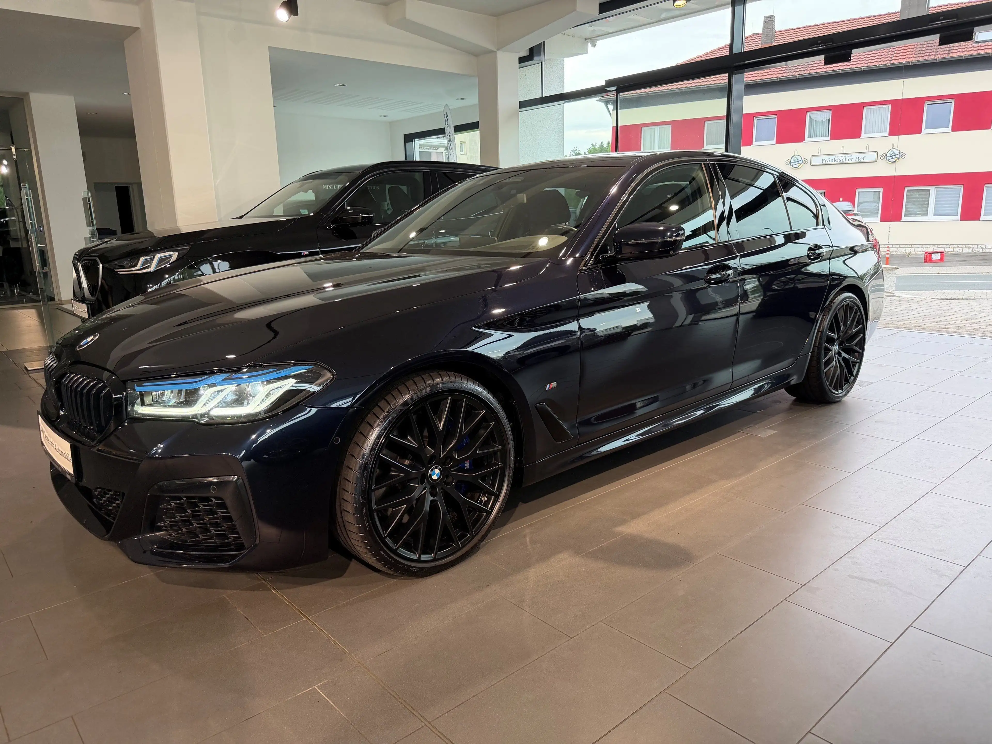 BMW 550 M550i xDrive Limousine — photo 2