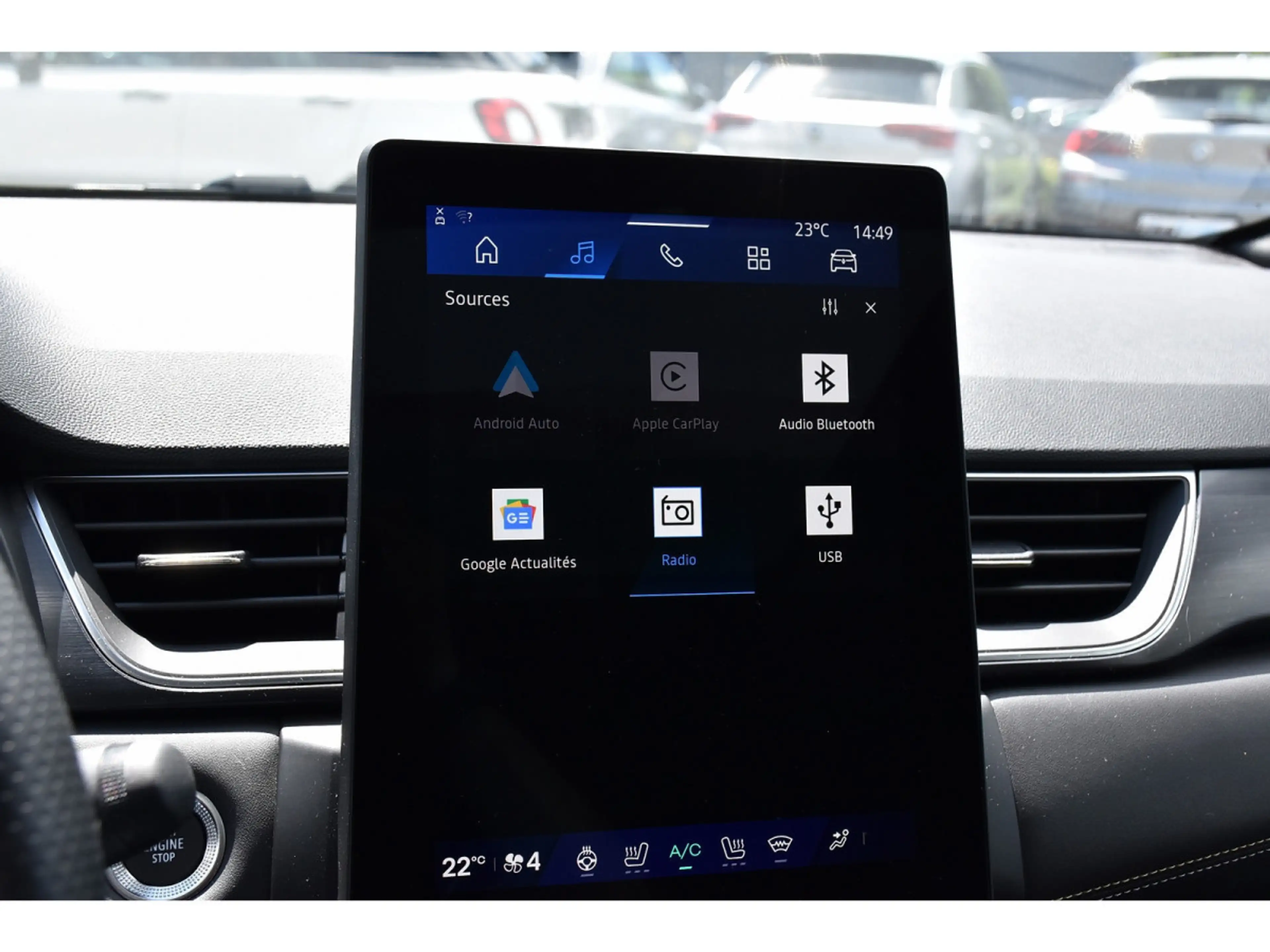 Renault Symbioz 1.6 E-TECH HEV Iconic EDC PANO HARMAN CAM360 1° M. — photo 13
