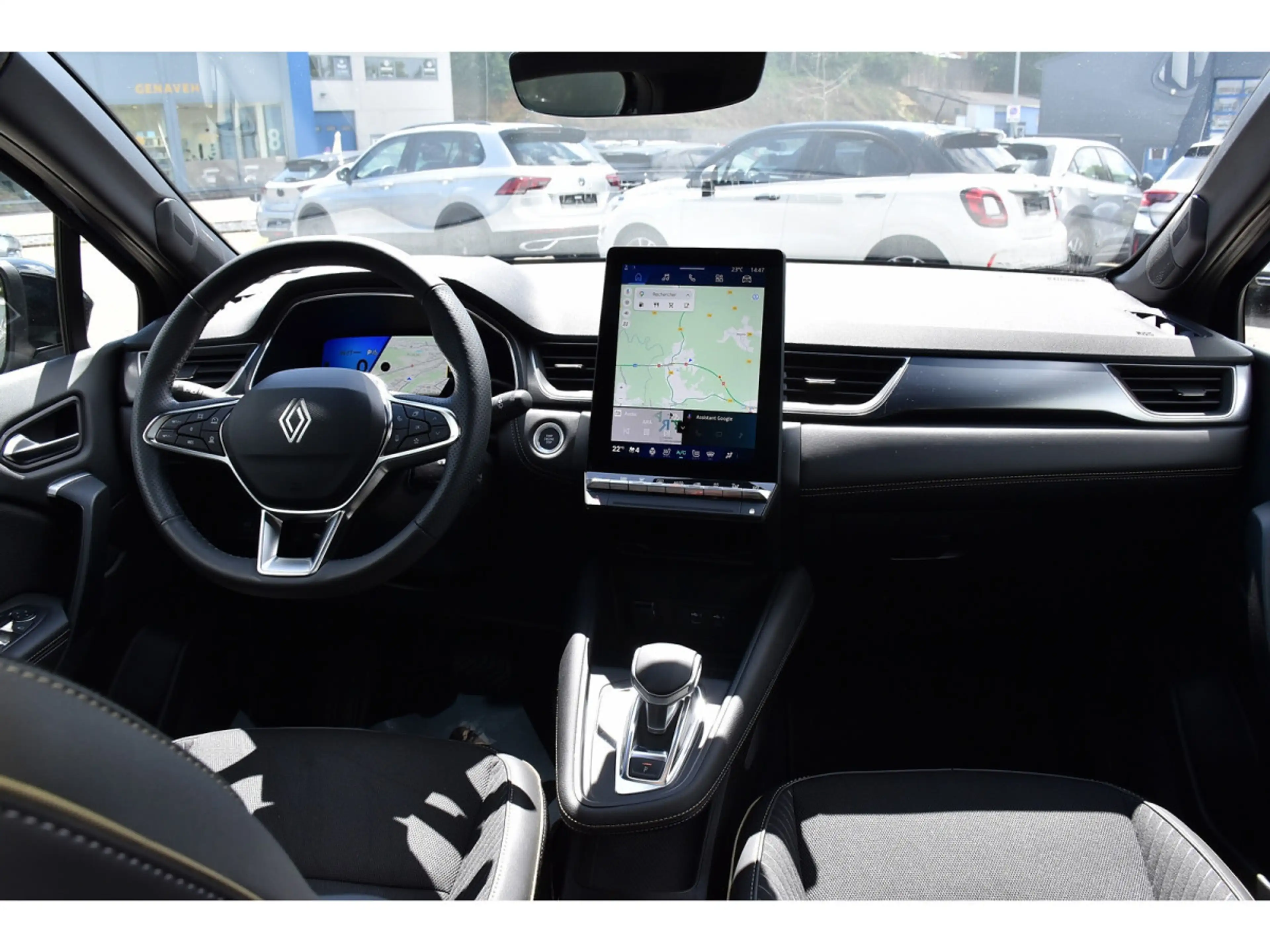 Renault Symbioz 1.6 E-TECH HEV Iconic EDC PANO HARMAN CAM360 1° M. — photo 11