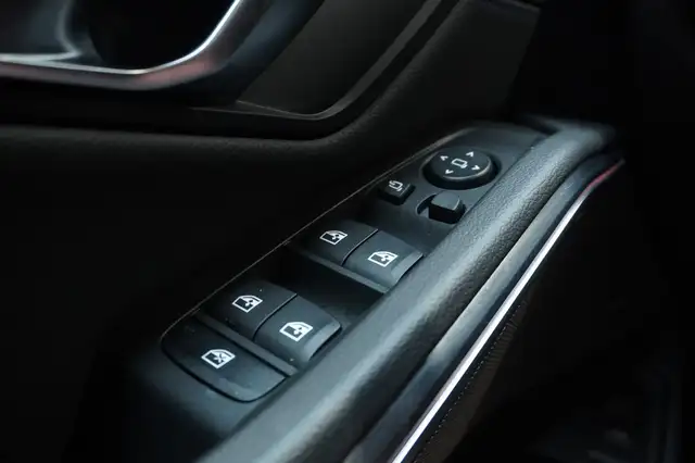 BMW 3 Series view 27
