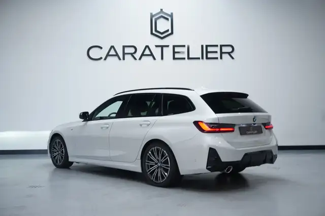 BMW 3 Series view 3
