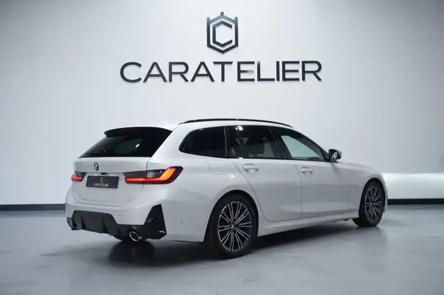 BMW 3 Series view 5