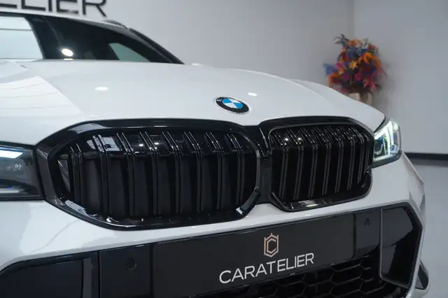BMW 3 Series view 9