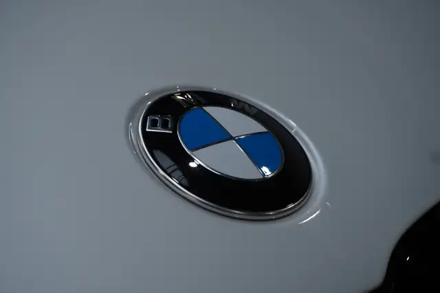 BMW 3 Series view 10